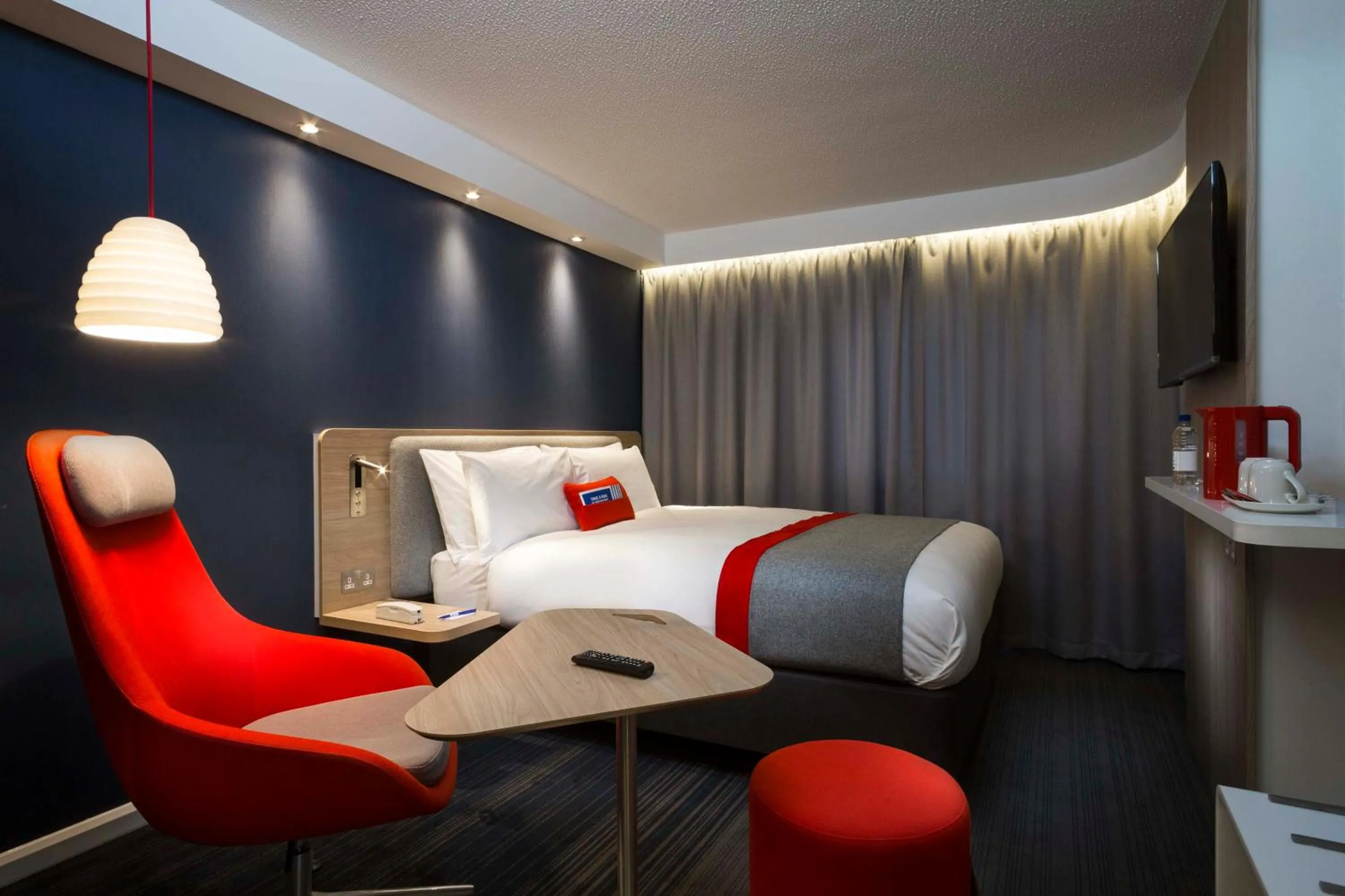 Photo of the whole room, Bed in Holiday Inn Express Grimsby by IHG