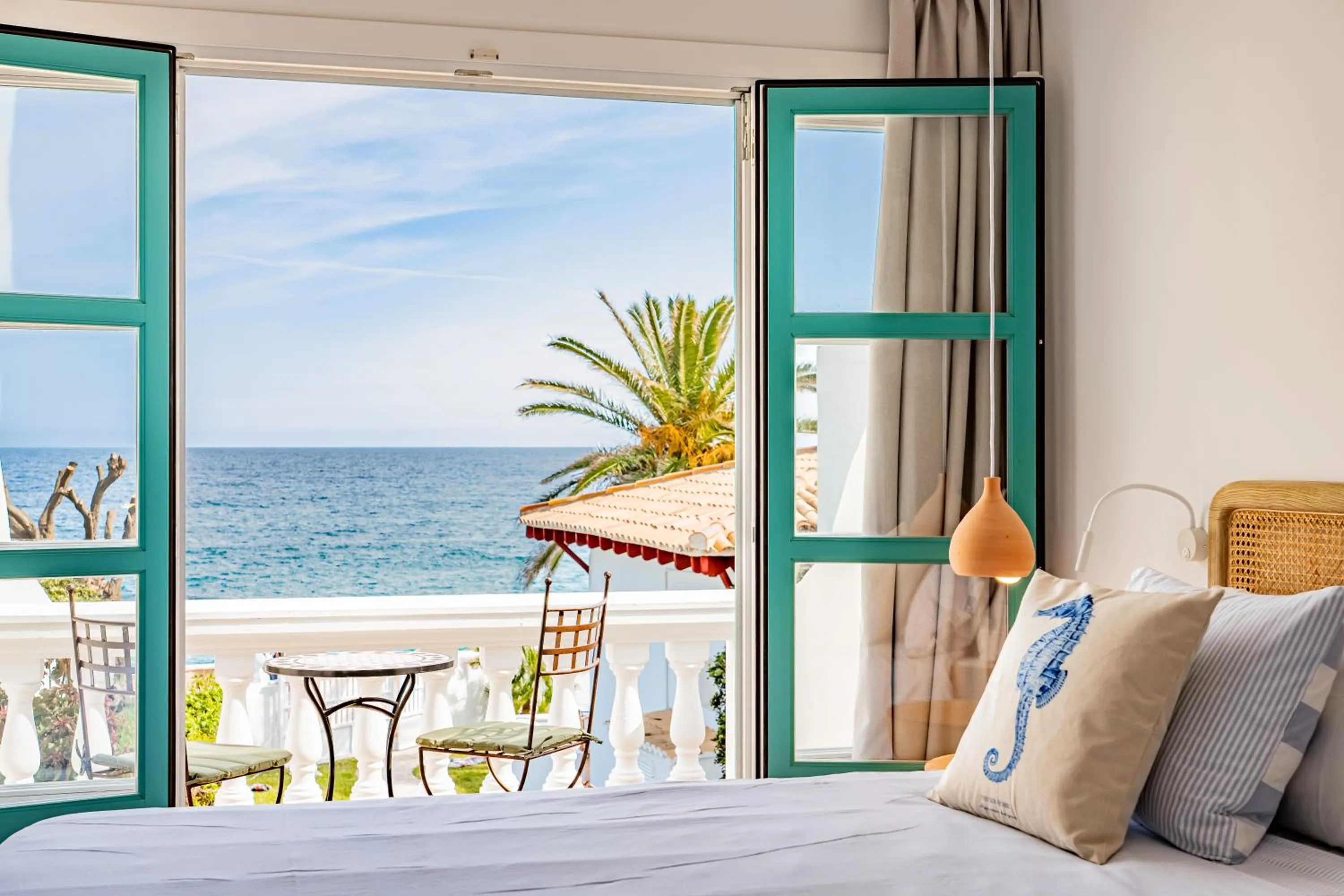Balcony/Terrace, Bed in The Sea Club
