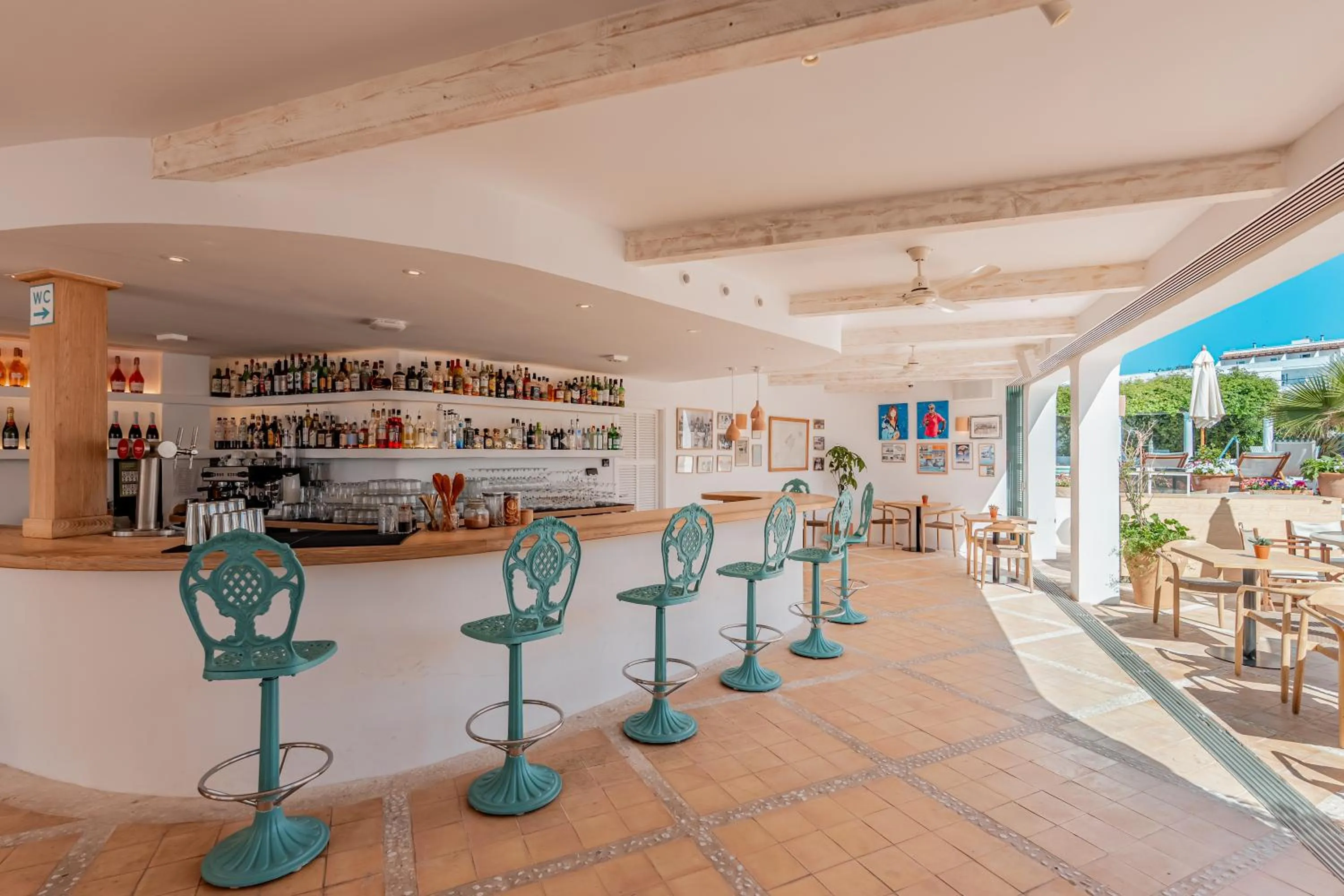 Restaurant/places to eat in The Sea Club