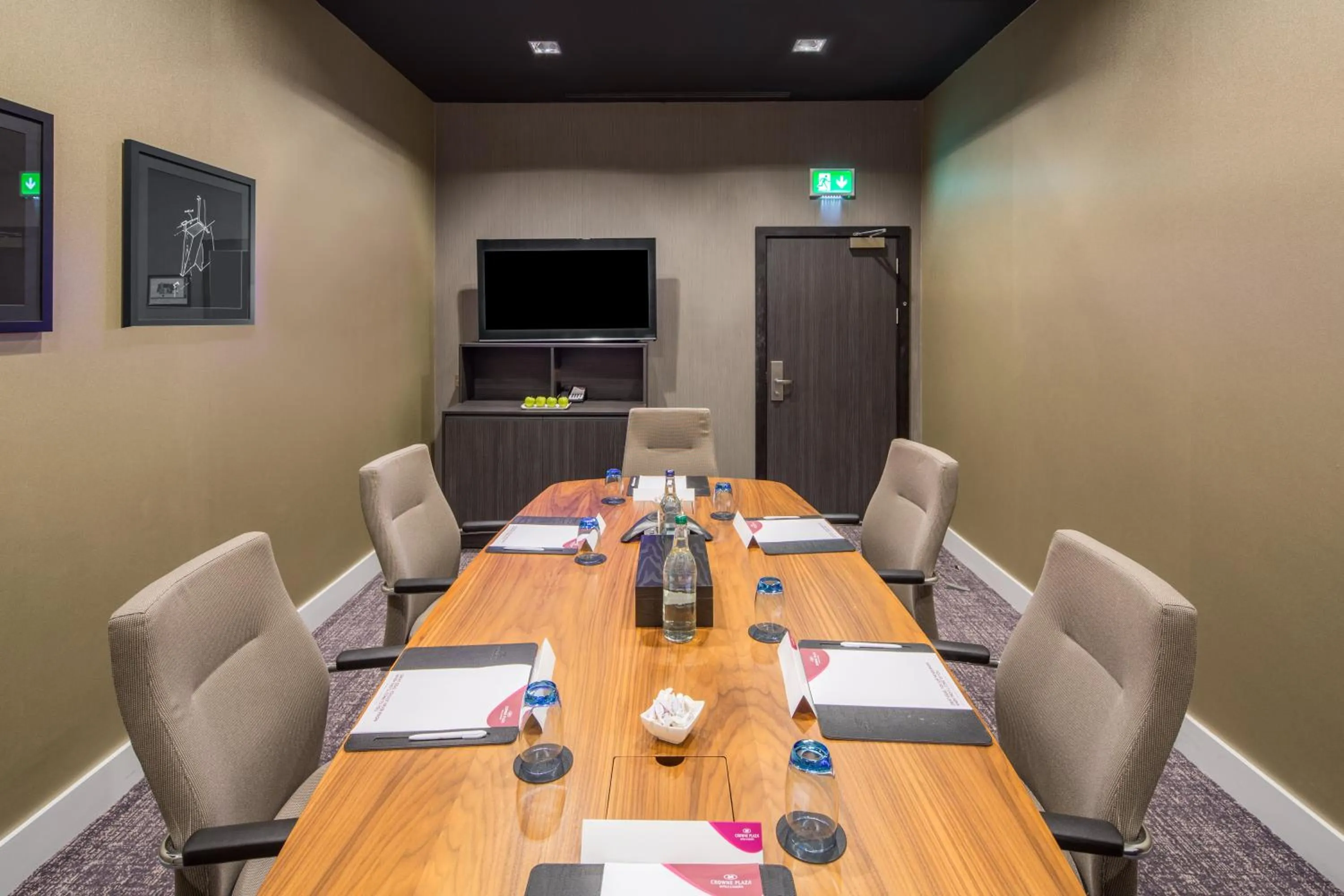 Meeting/conference room in Crowne Plaza Aberdeen Airport by IHG