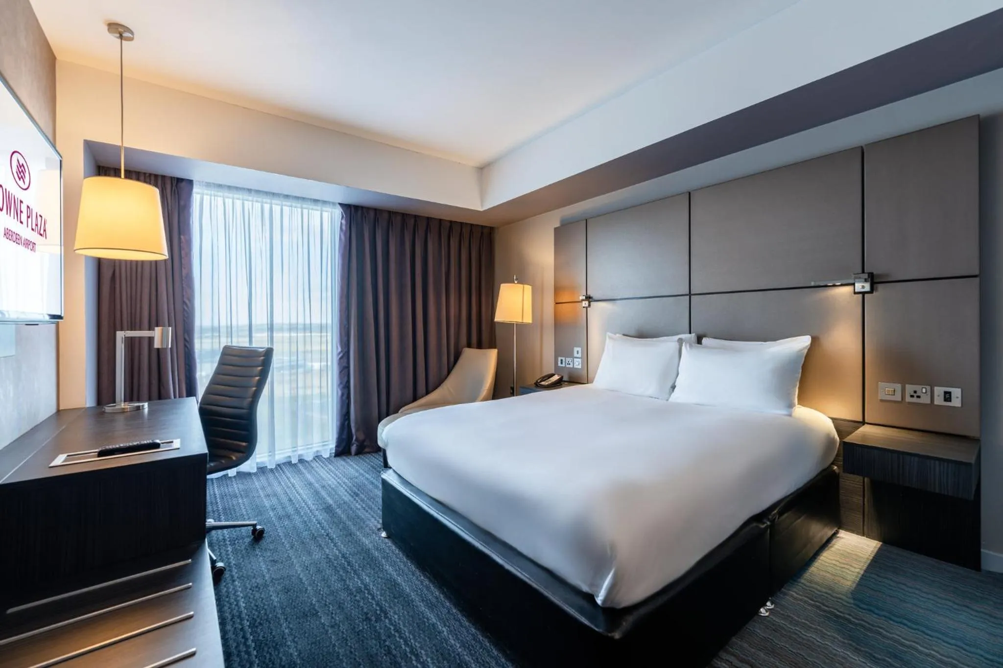 Photo of the whole room, Bed in Crowne Plaza Aberdeen Airport by IHG