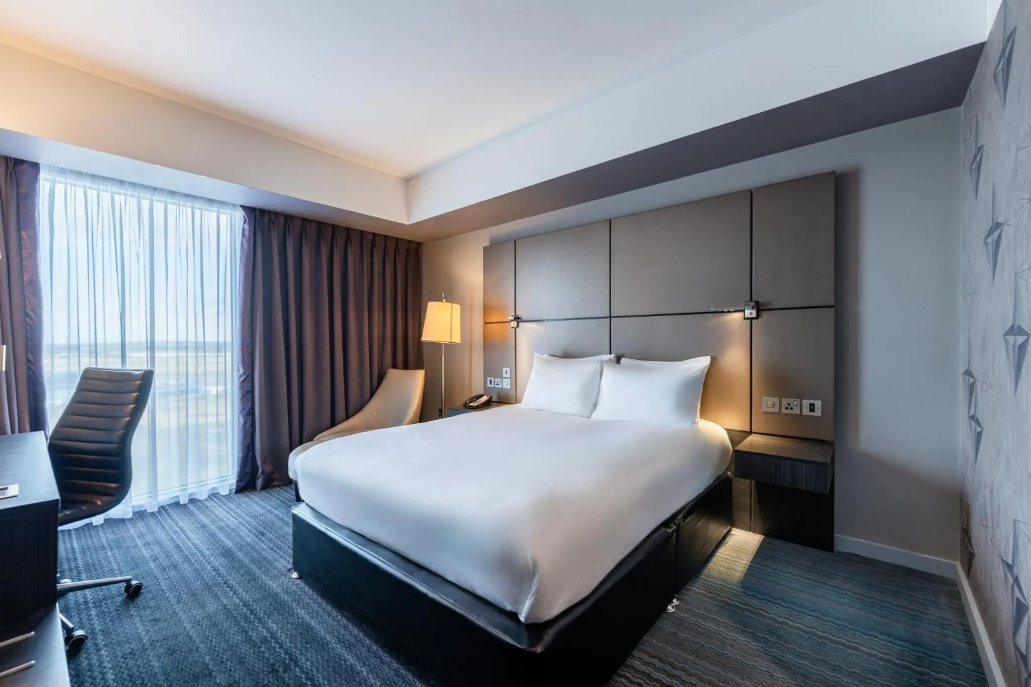 Photo of the whole room, Bed in Crowne Plaza Aberdeen Airport by IHG
