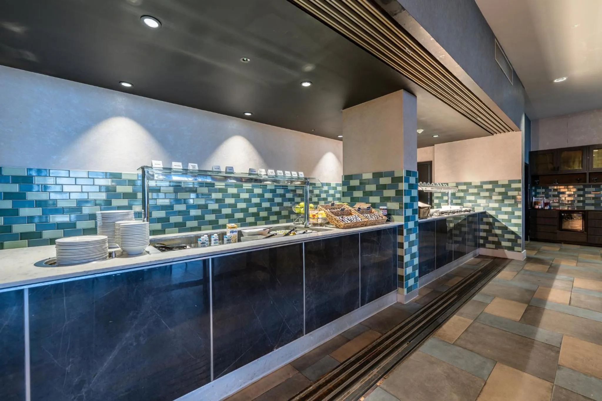 Breakfast in Crowne Plaza Aberdeen Airport by IHG