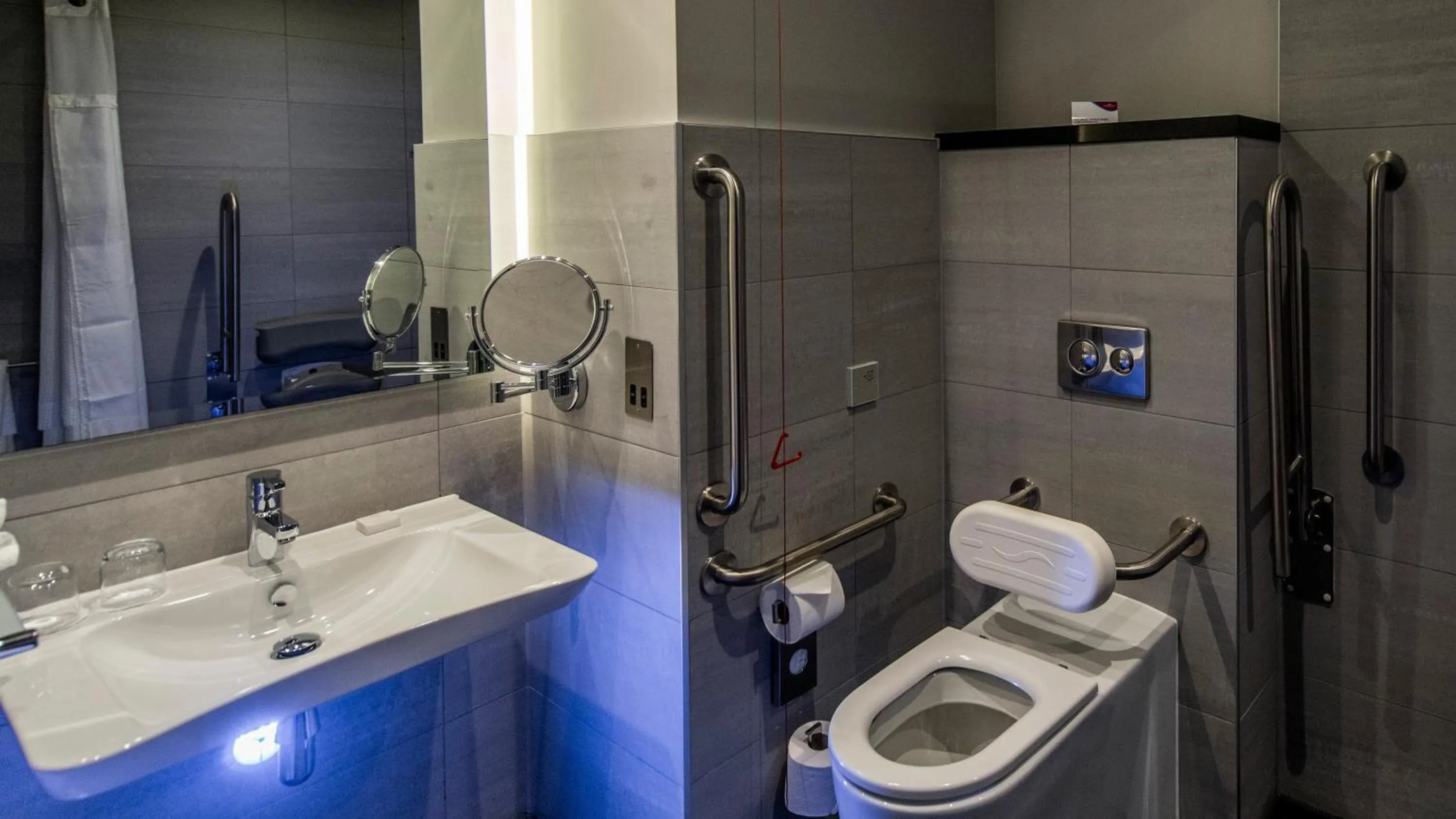 Bathroom in Crowne Plaza Aberdeen Airport by IHG