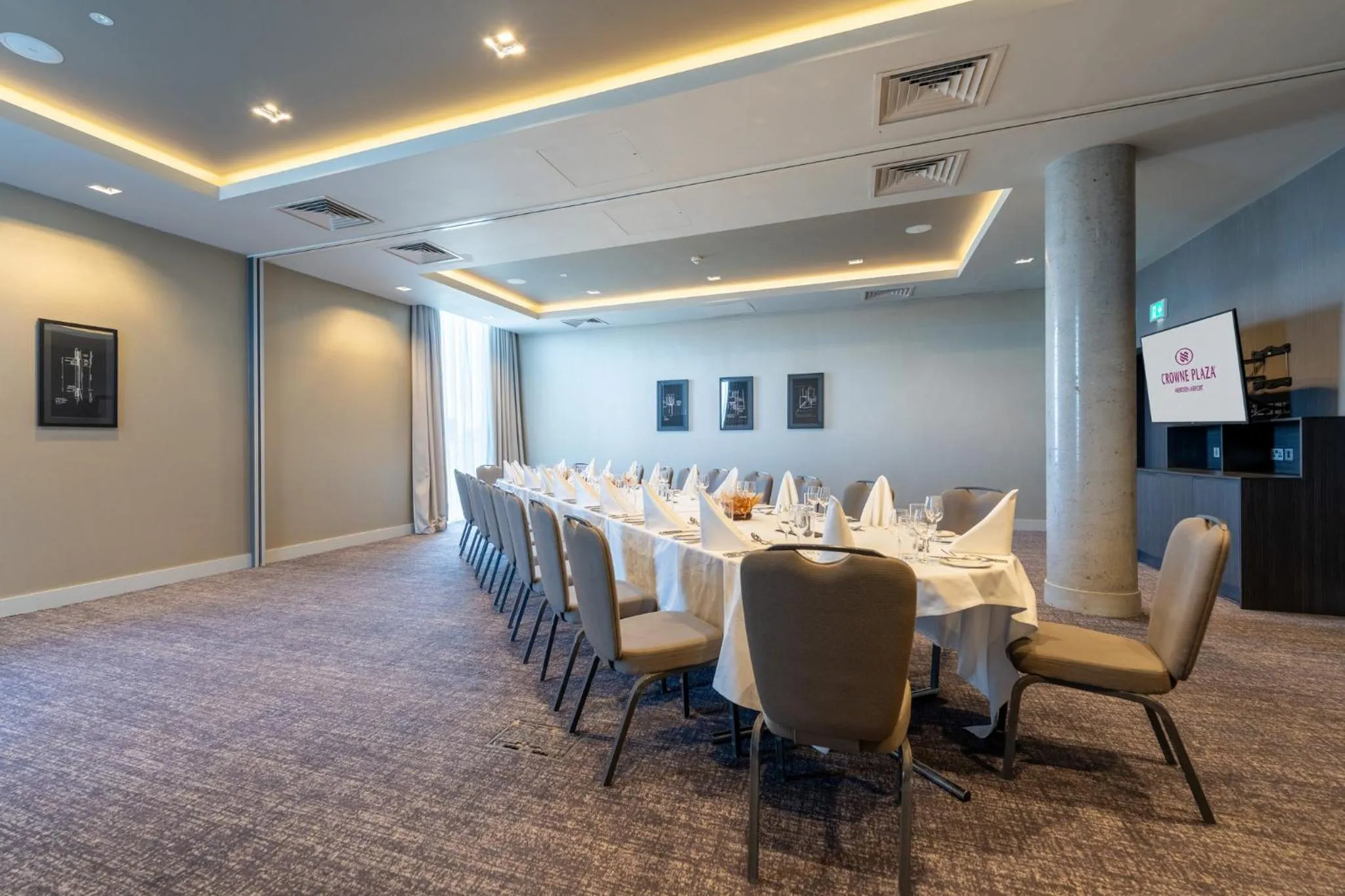 Meeting/conference room in Crowne Plaza Aberdeen Airport by IHG