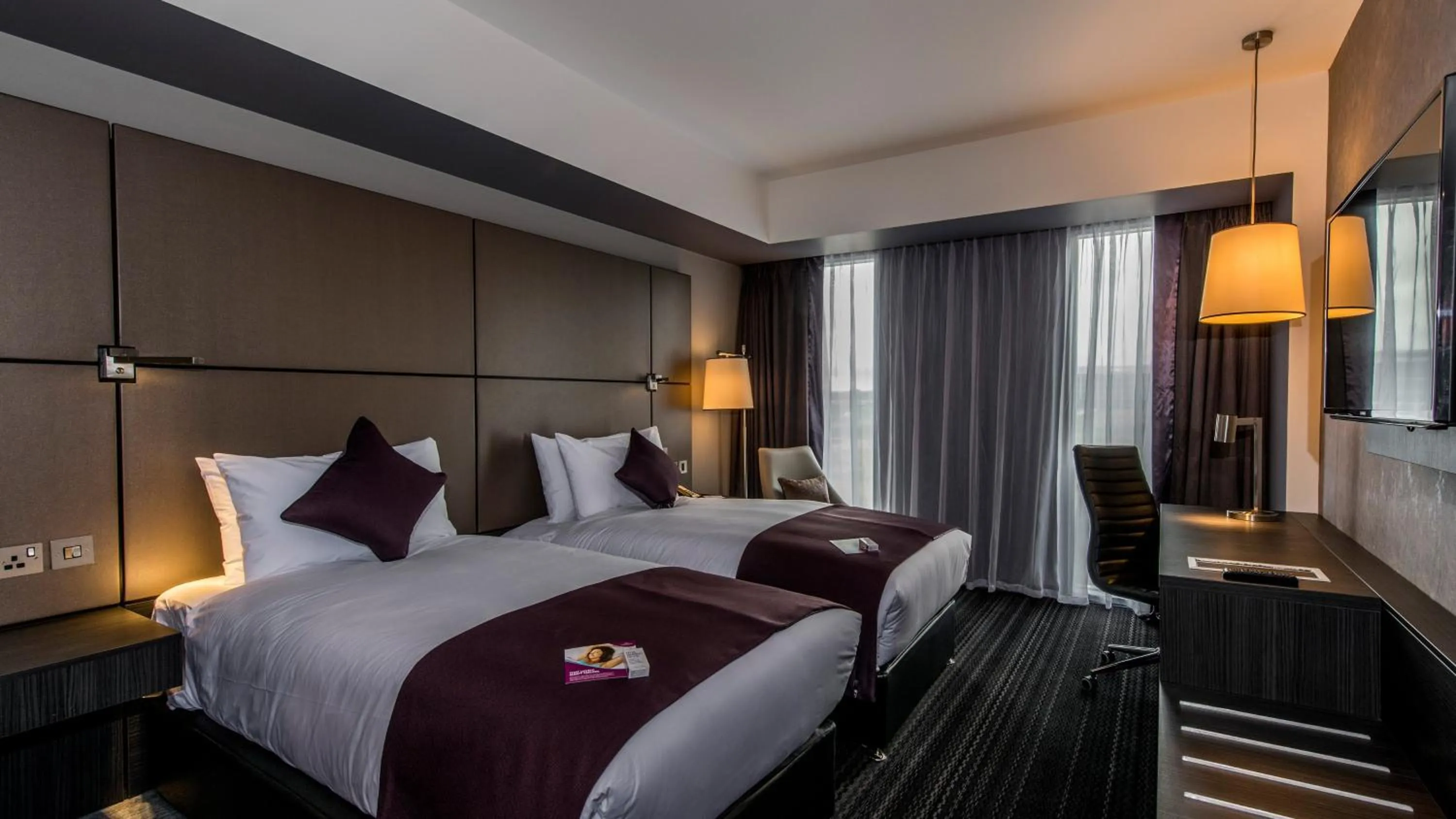 Photo of the whole room, Bed in Crowne Plaza Aberdeen Airport by IHG