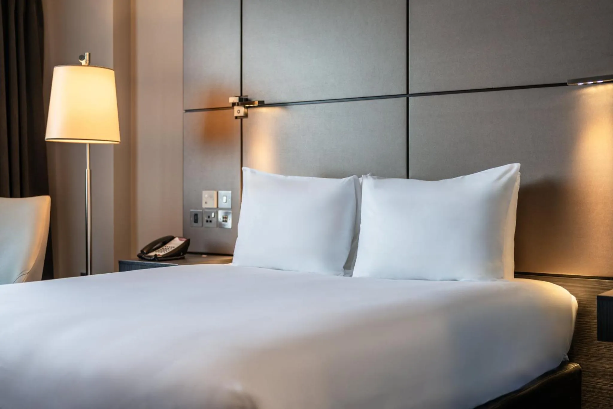 Photo of the whole room, Bed in Crowne Plaza Aberdeen Airport by IHG