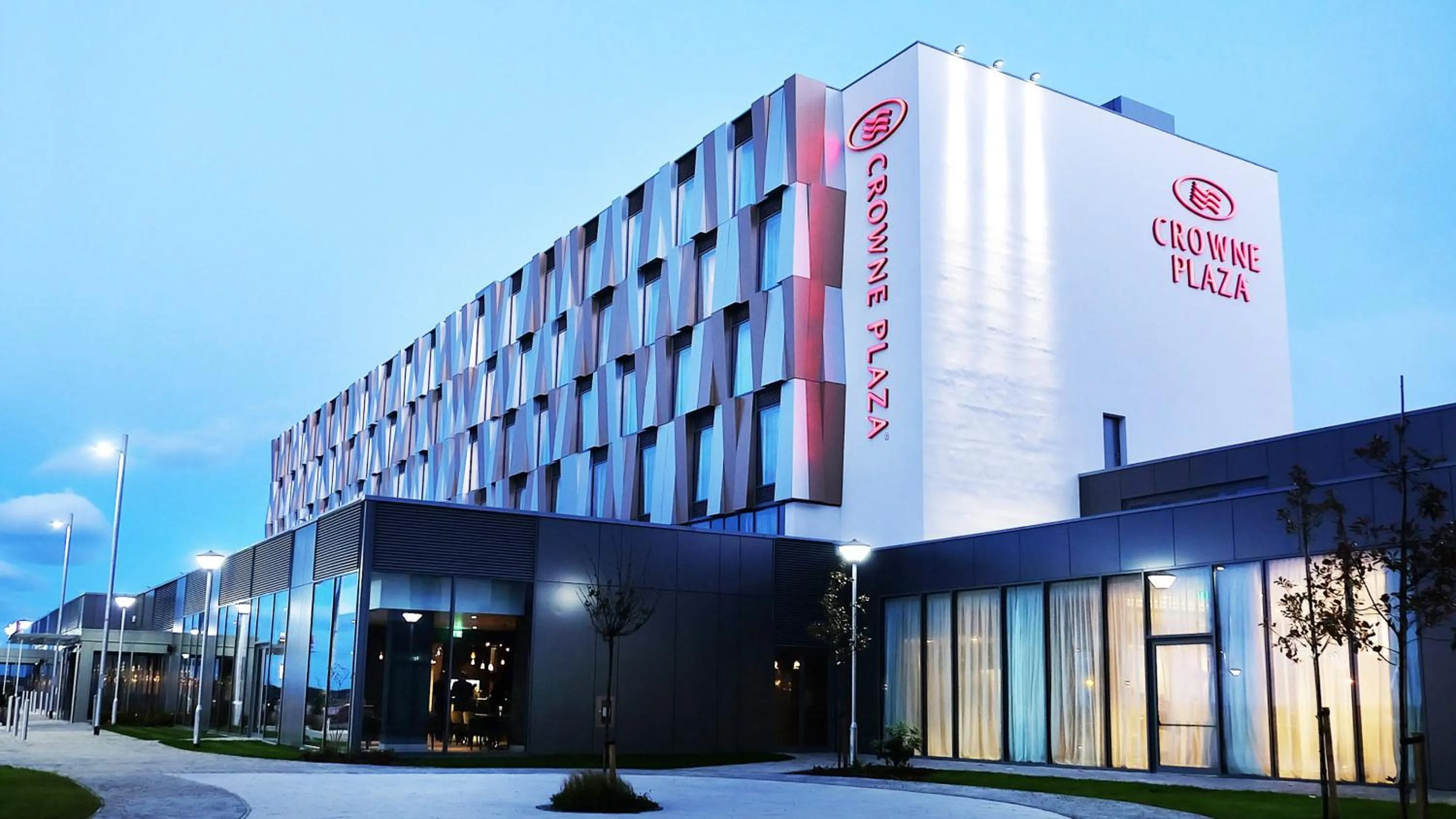 Property building in Crowne Plaza Aberdeen Airport by IHG