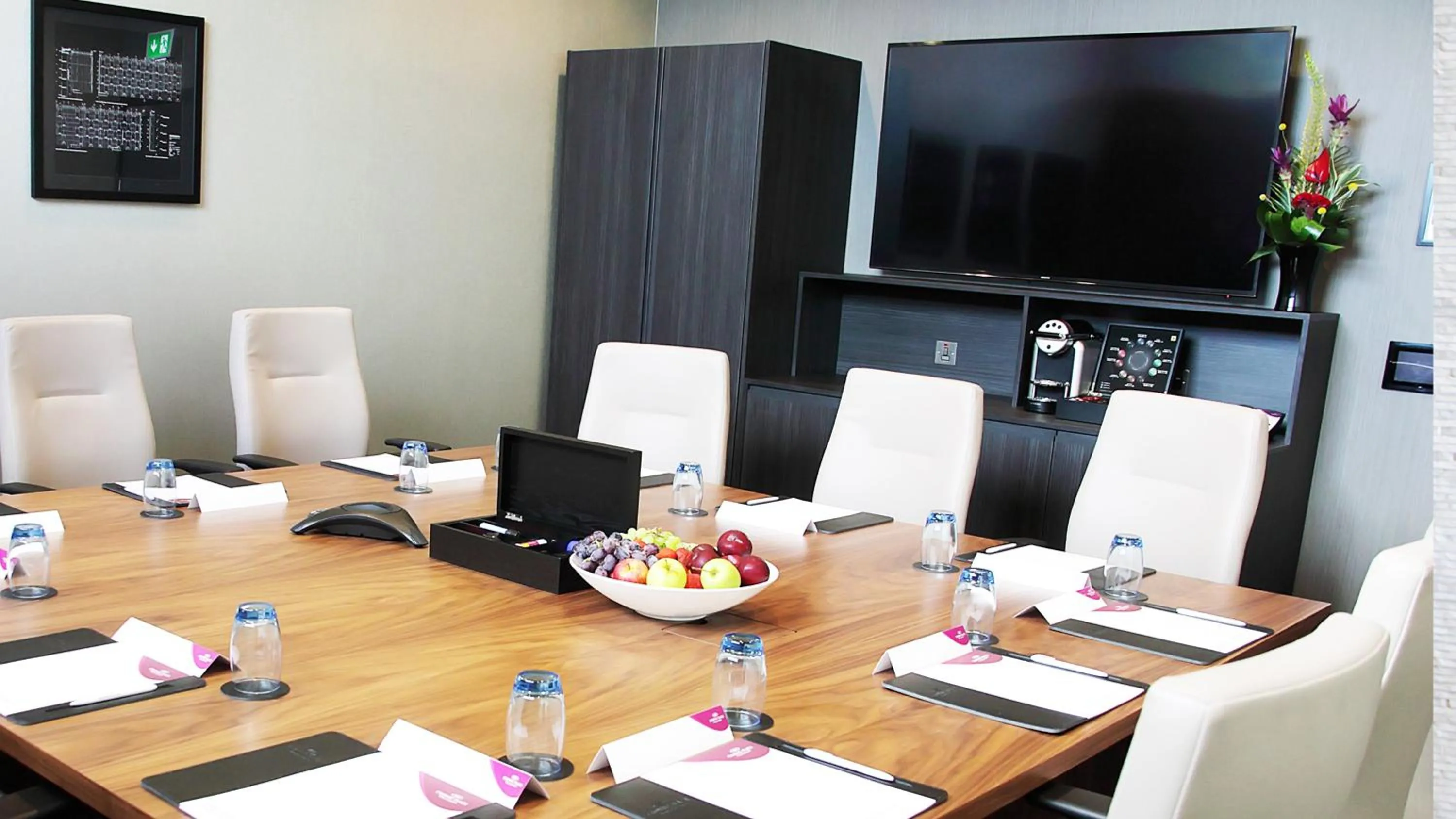 Meeting/conference room in Crowne Plaza Aberdeen Airport by IHG