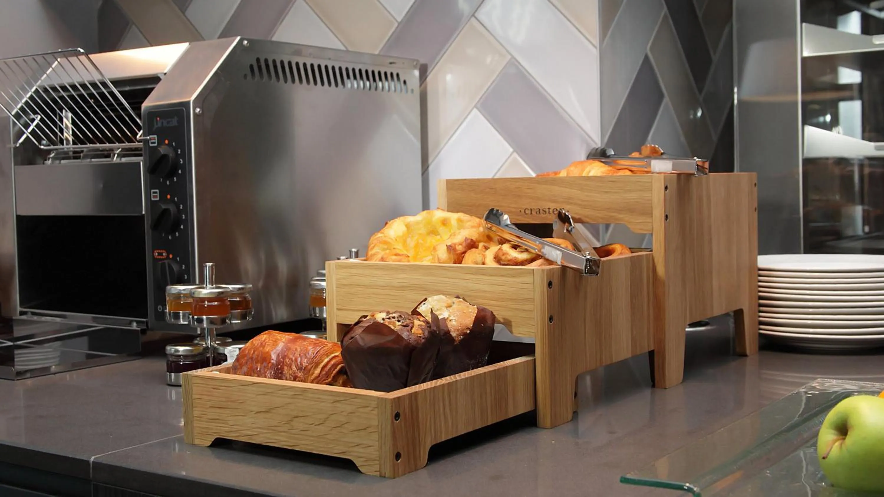 Restaurant/places to eat in Crowne Plaza Aberdeen Airport by IHG