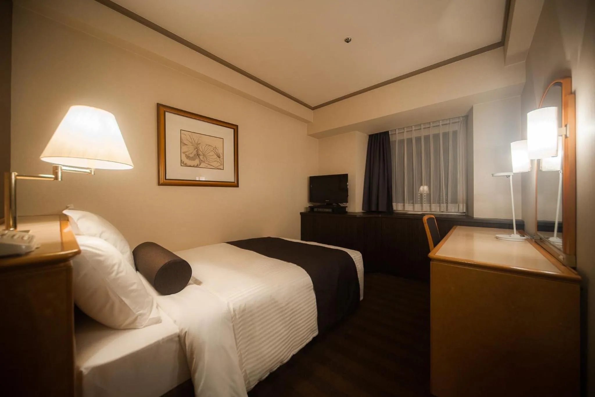 Photo of the whole room, Bed in ANA Crowne Plaza Matsuyama by IHG
