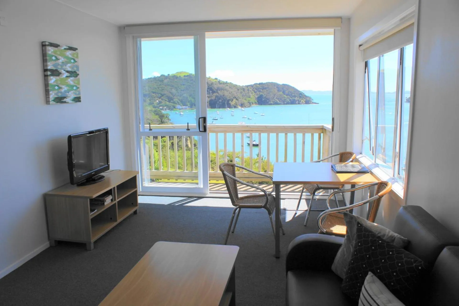 Day in Mangonui Motel