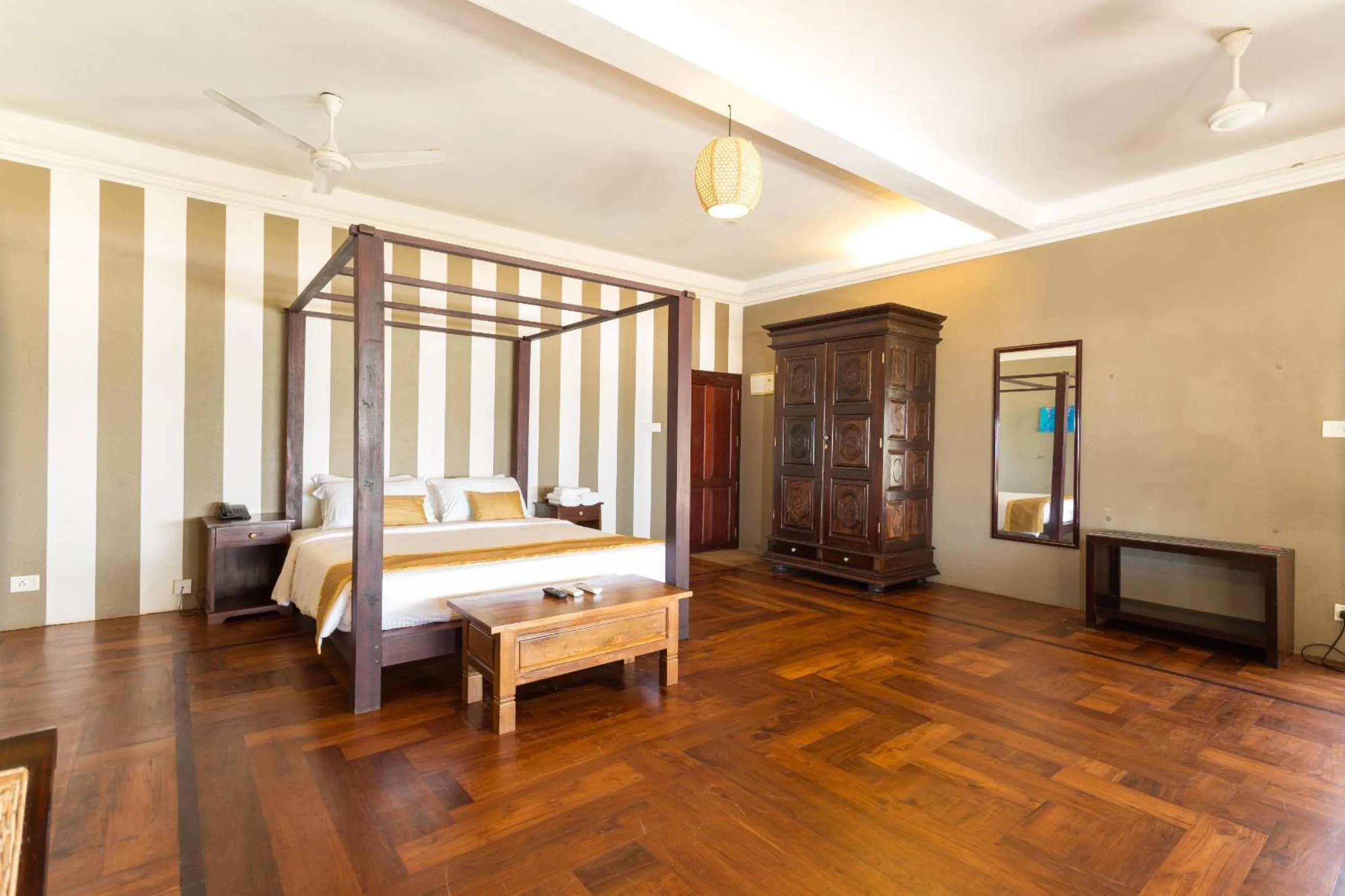 Spring, Bed in Azure Tides Marari