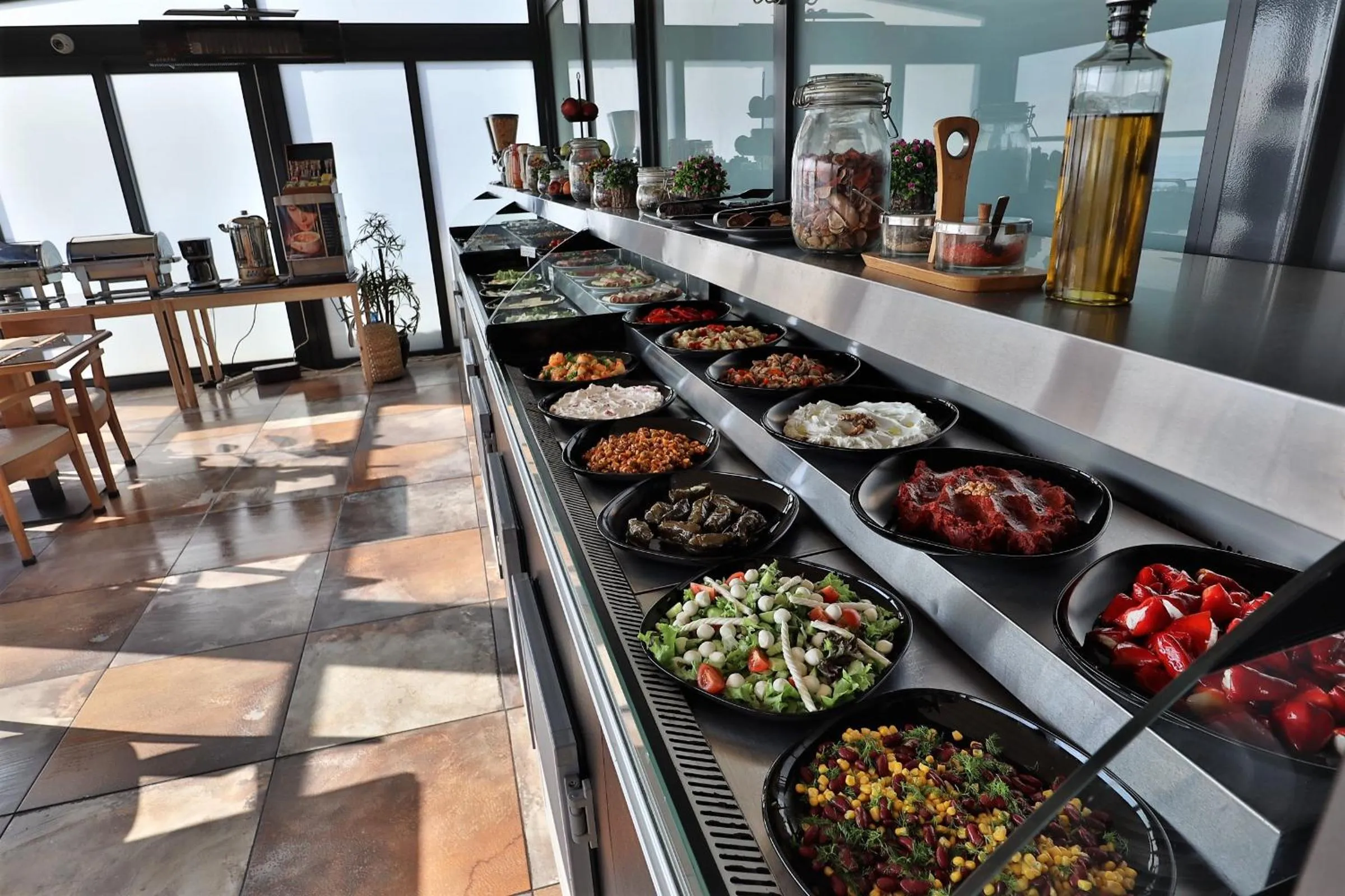 Food and drinks in Anthemis Hotel