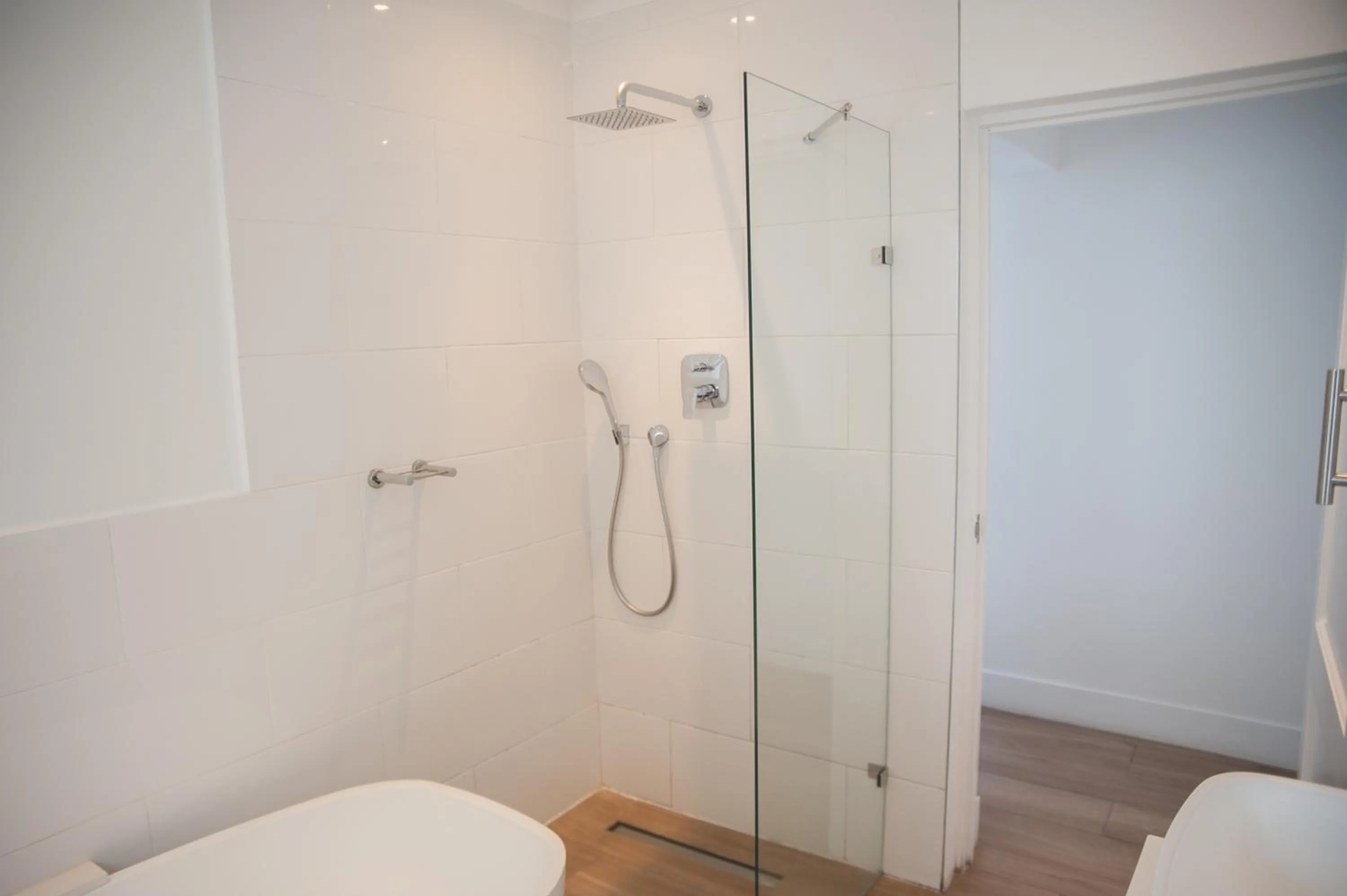 Shower in theLAB Franschhoek