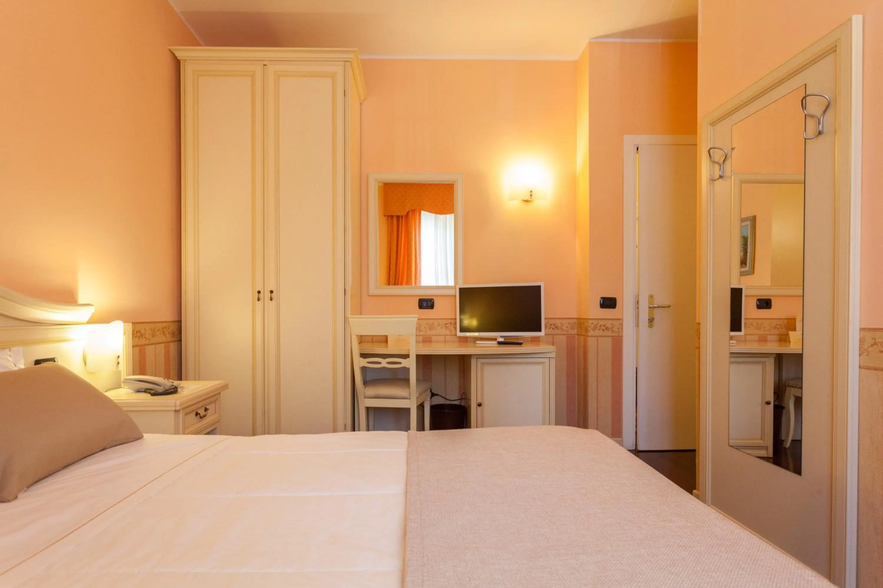 Photo of the whole room, Bed in Hotel GARDENIA & Villa CHARME Adults Friendly 4Star service
