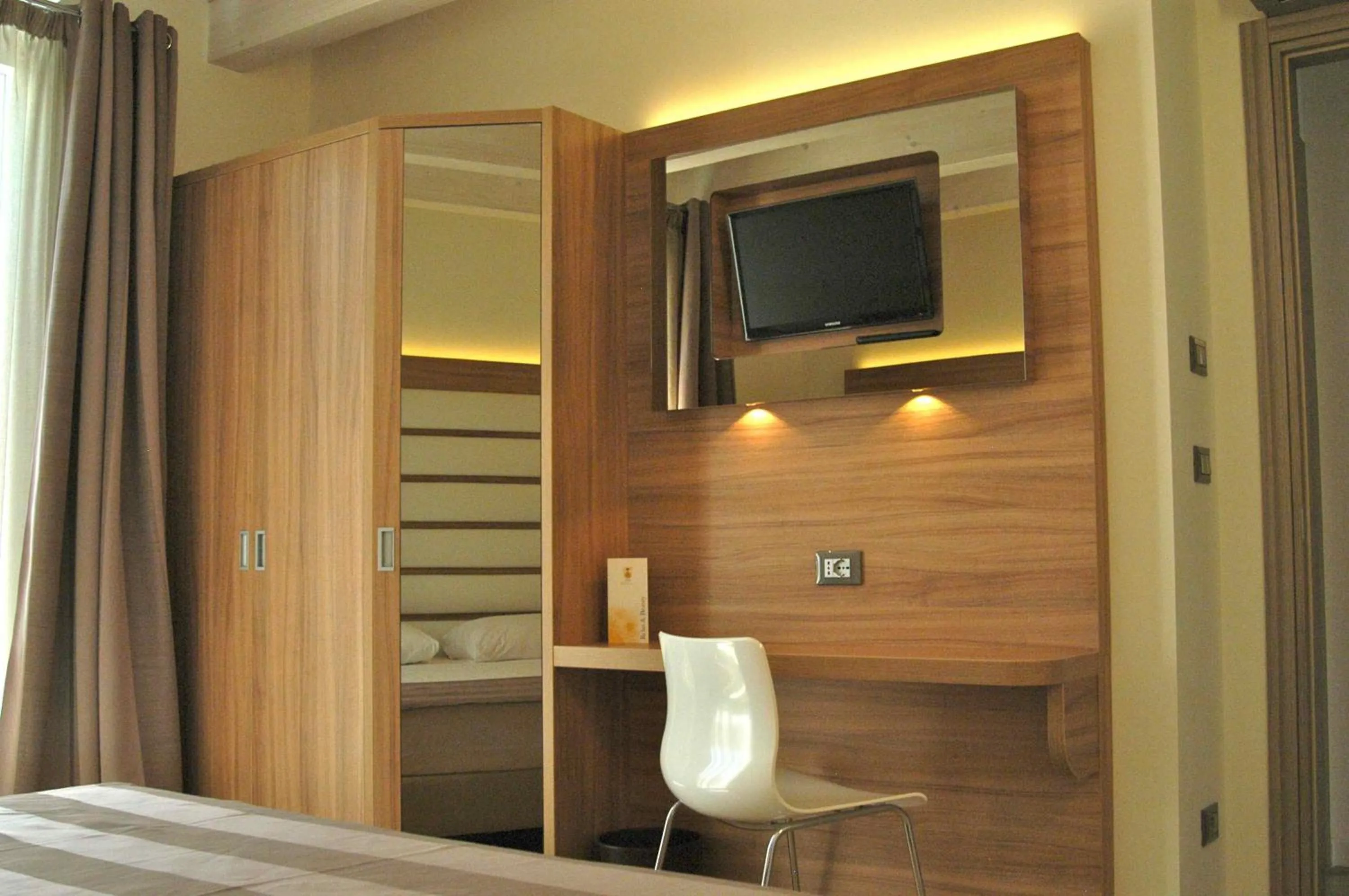 Bed in Hotel GARDENIA & Villa CHARME Adults Friendly 4Star service