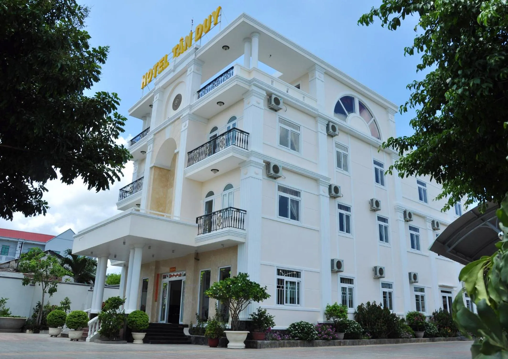 Property building in Tan Duy Hotel