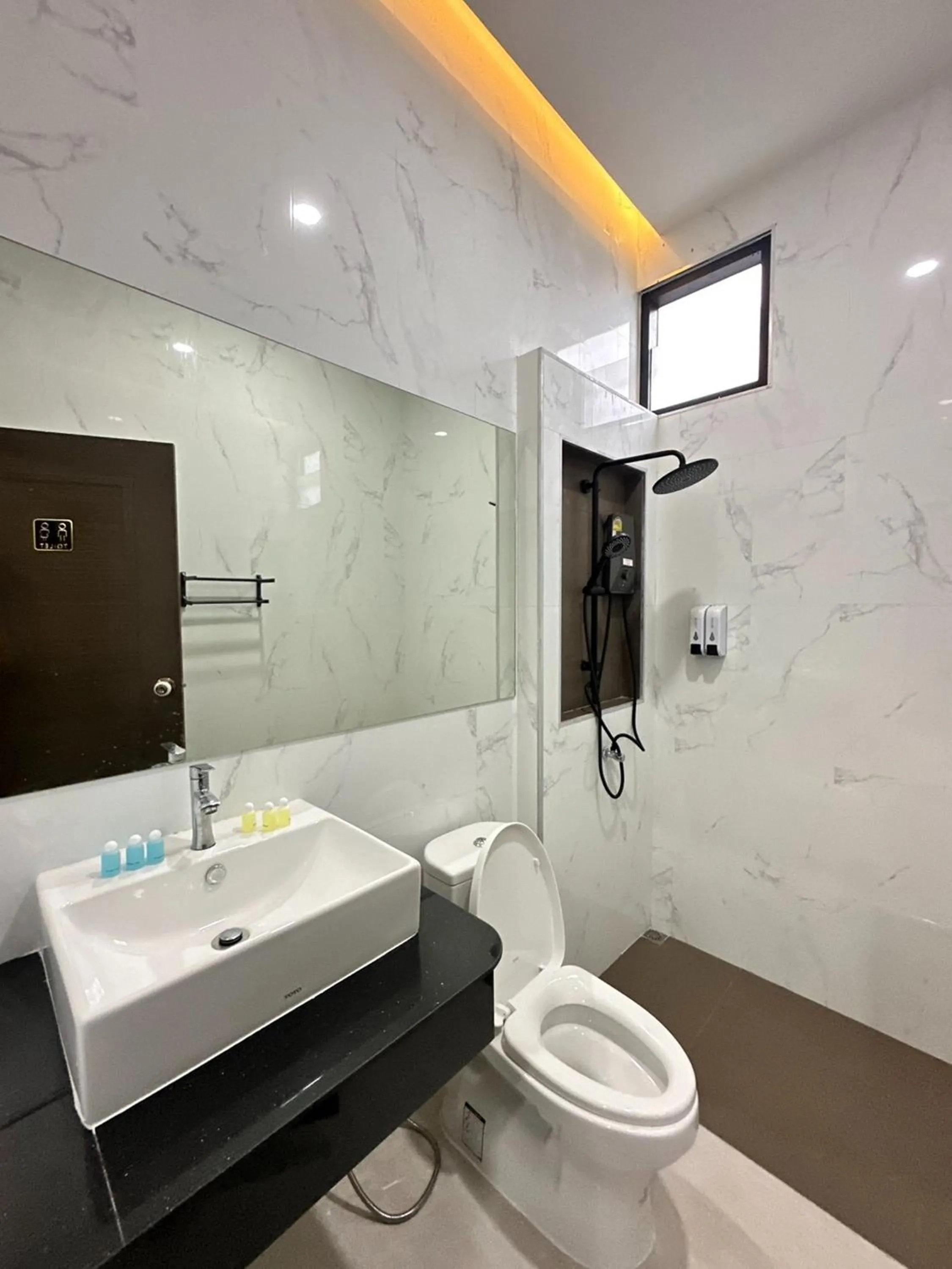 Bathroom in Golden Palm Resort