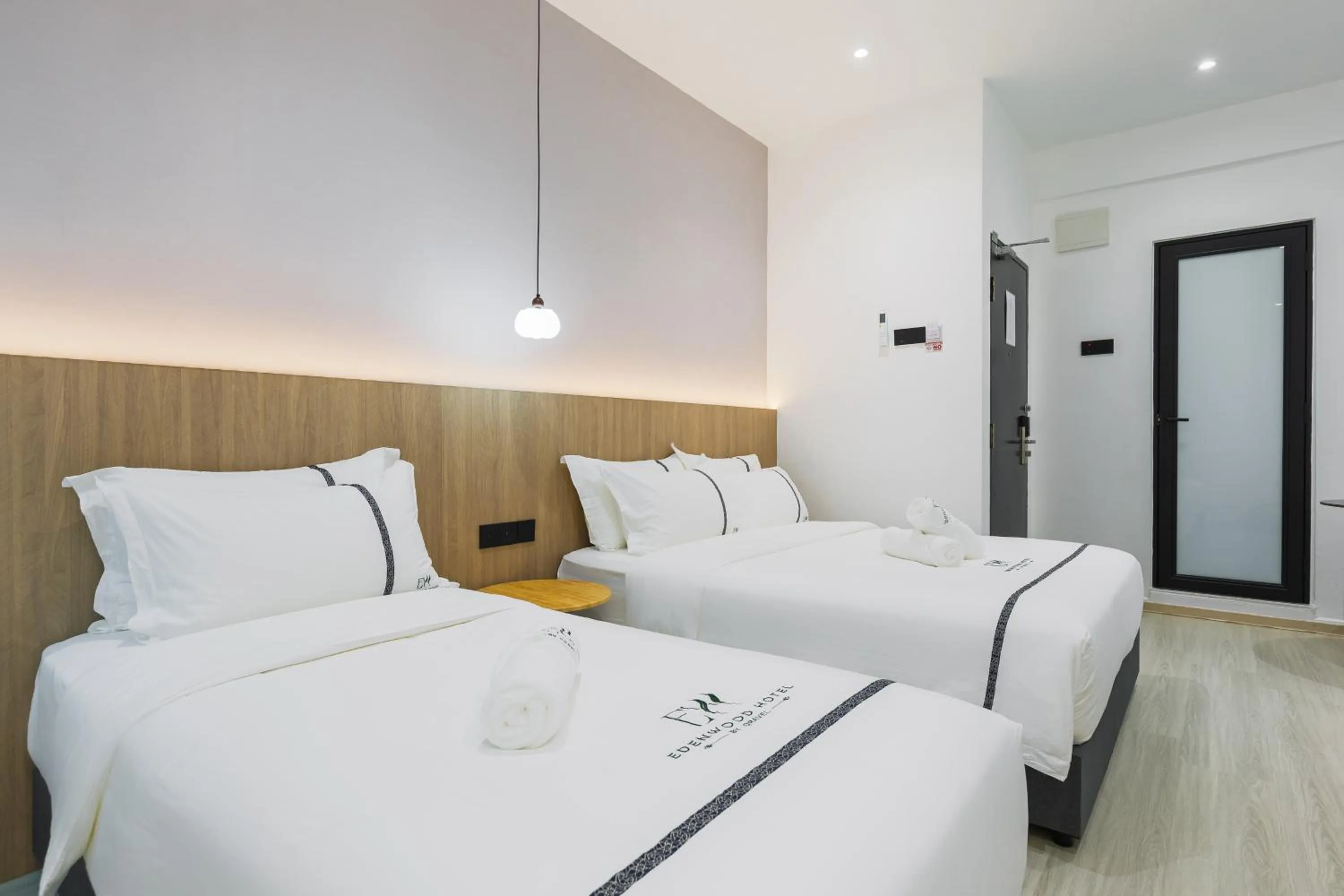 Bed in Edenwood Hotel