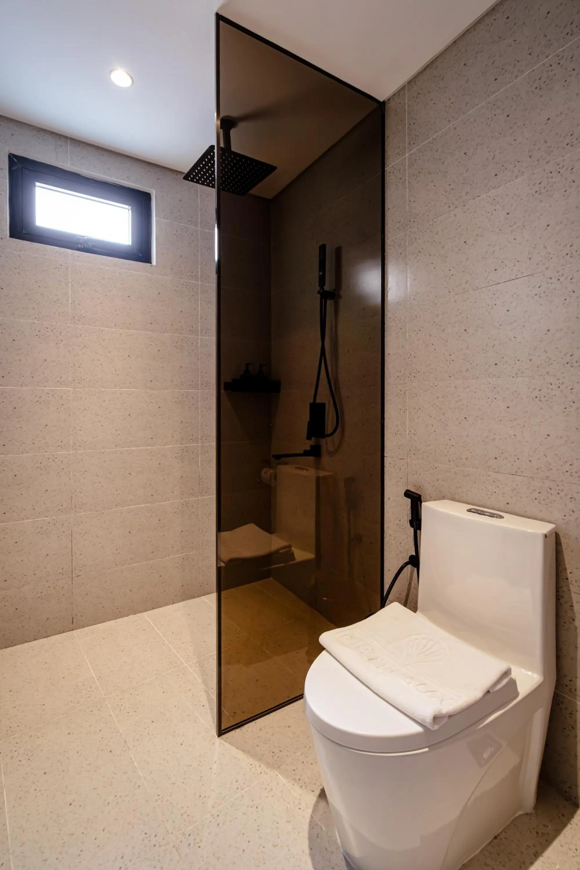 Shower in Metrolux City Contemporary Hotel