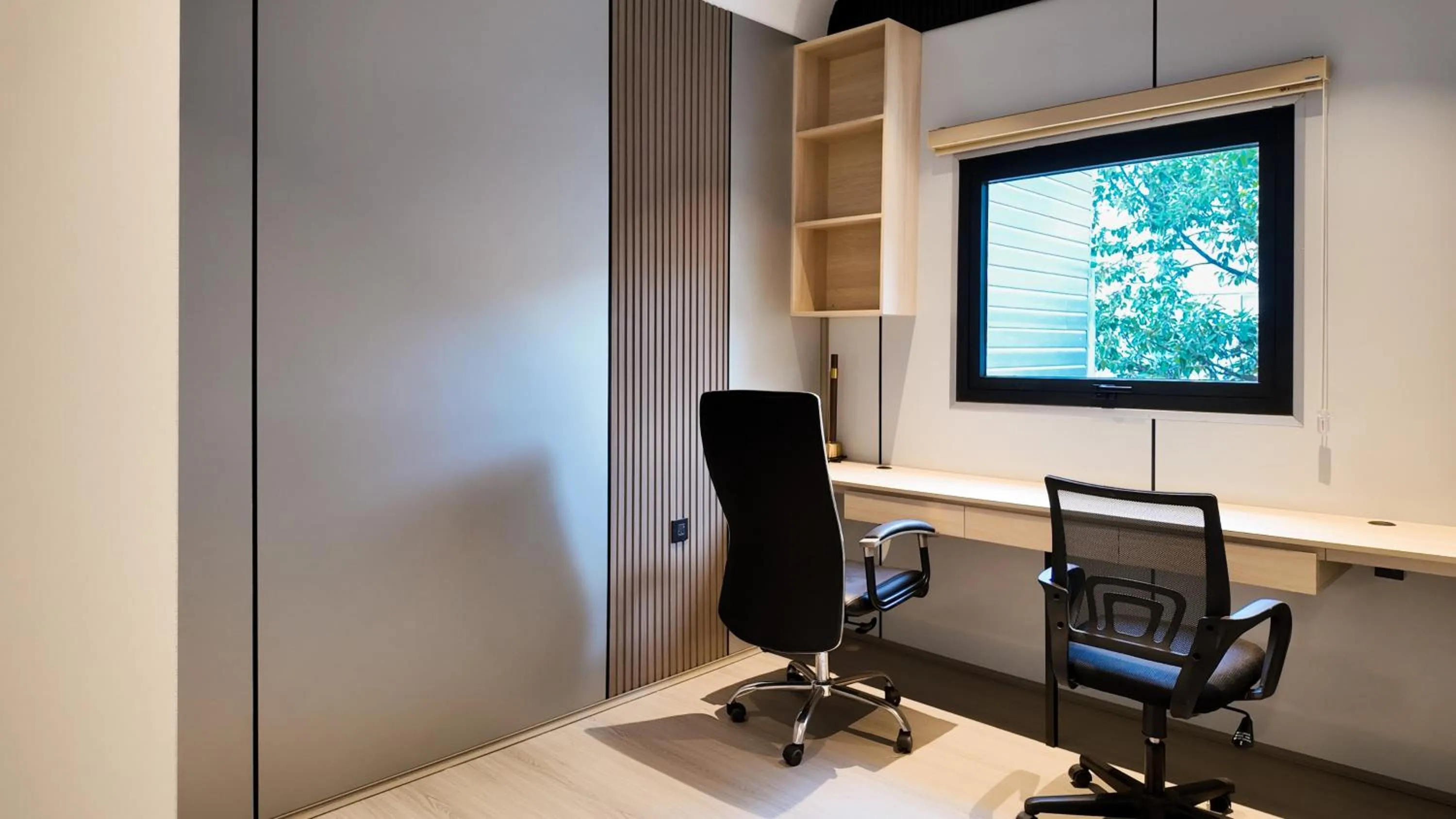 Metrolux City Contemporary Hotel