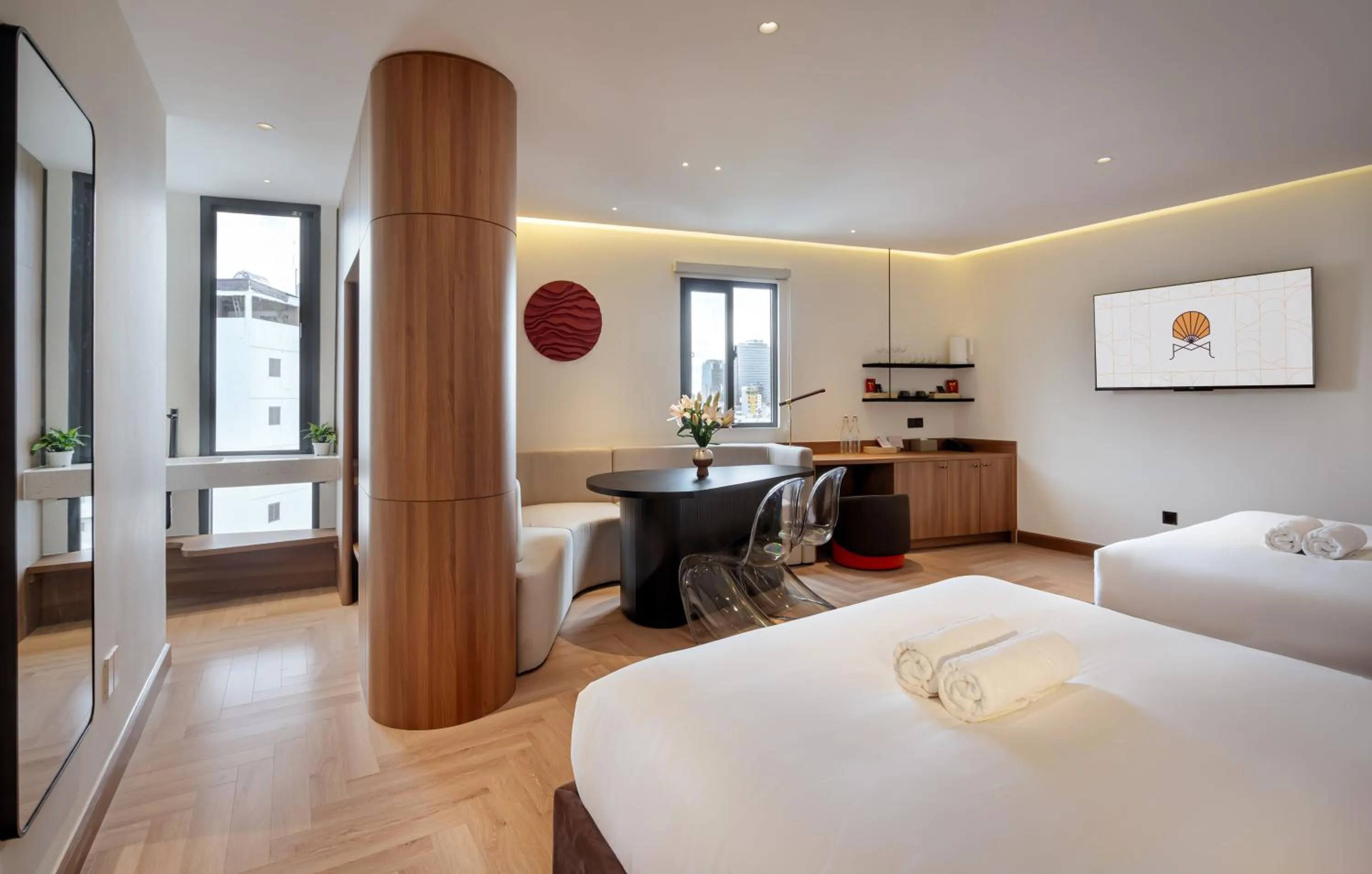 Photo of the whole room, Bed in Metrolux City Contemporary Hotel