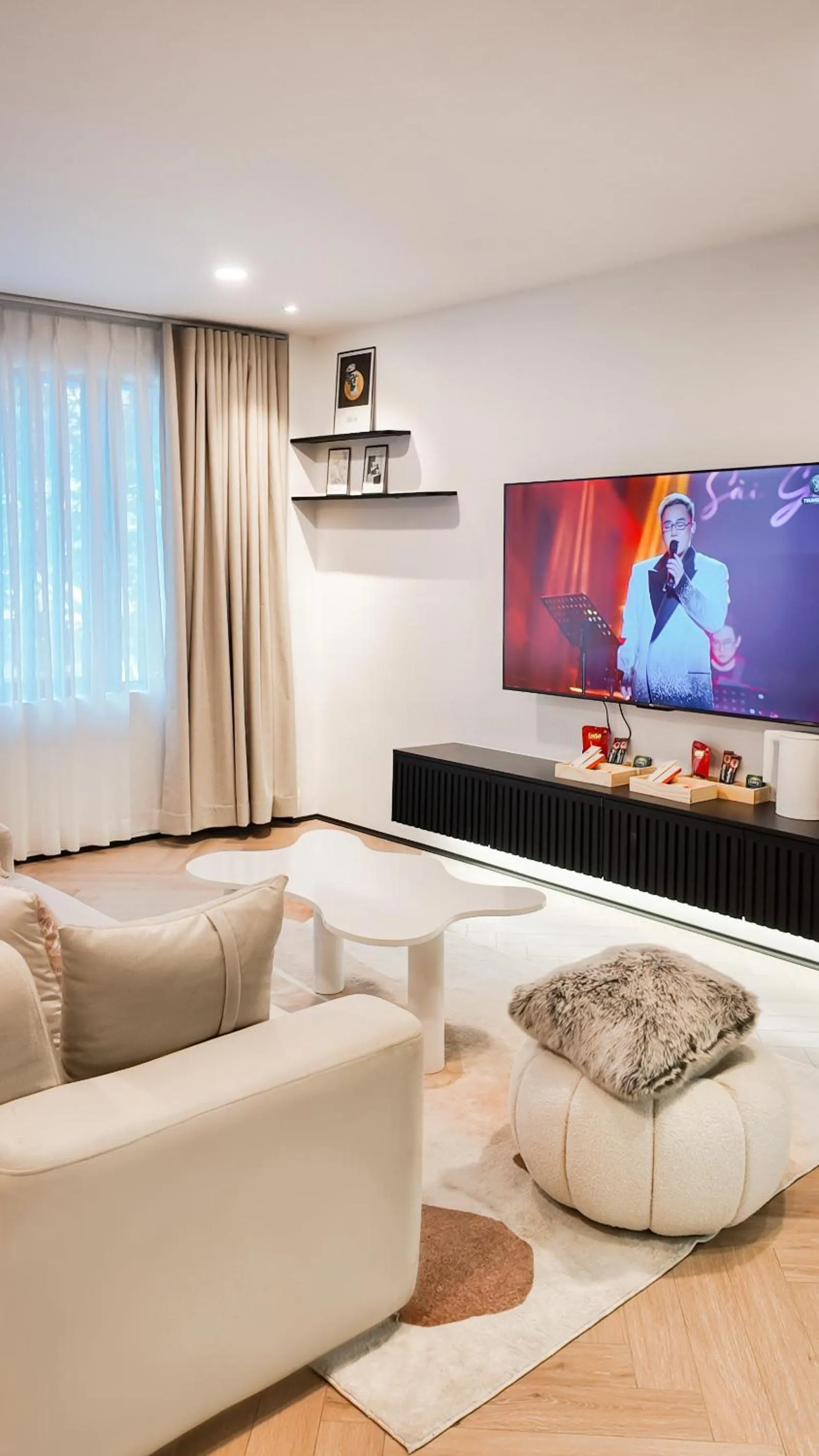 TV and multimedia in Metrolux City Contemporary Hotel