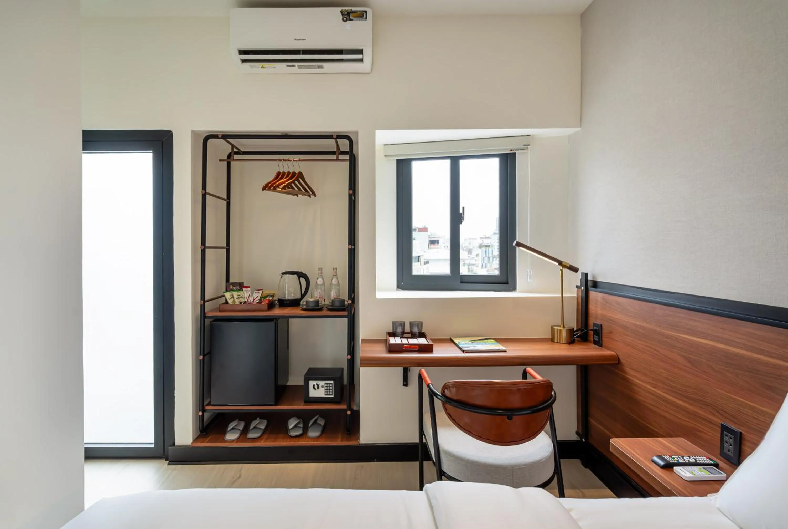 Metrolux City Contemporary Hotel