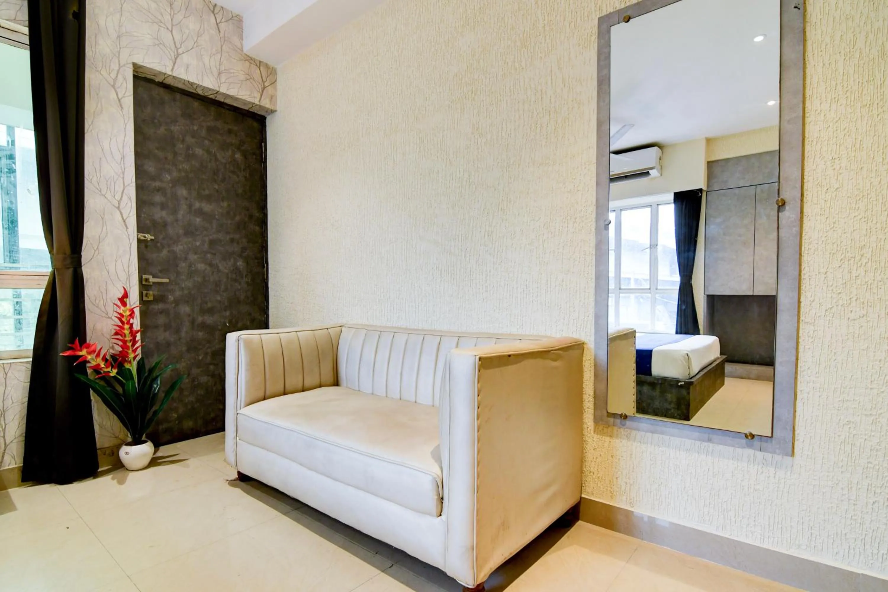 Bedroom, Bed in Hotel Brill View 500m From ITC Royal Kolkata