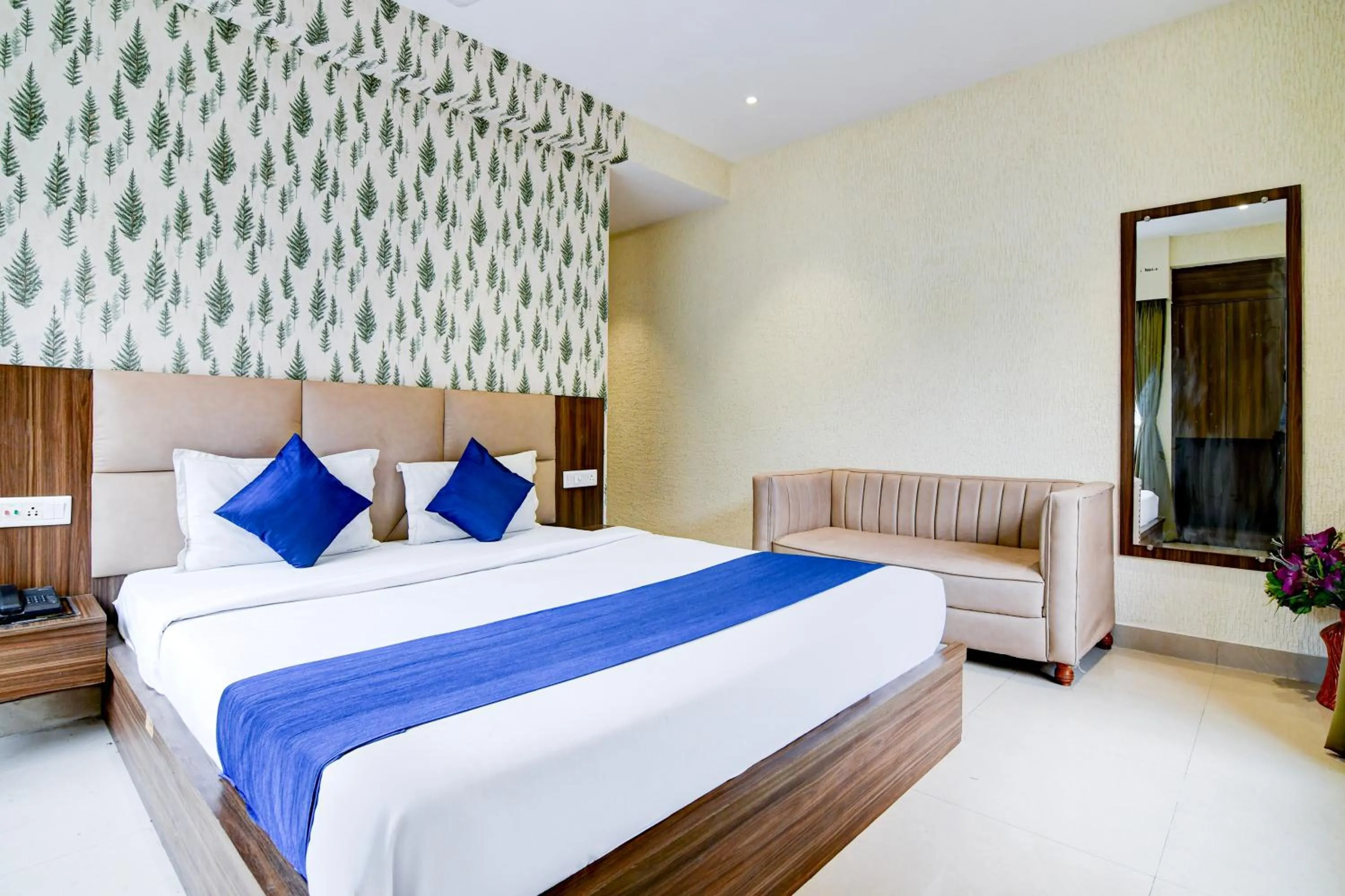 Bed in Hotel Brill View 500m From ITC Royal Kolkata