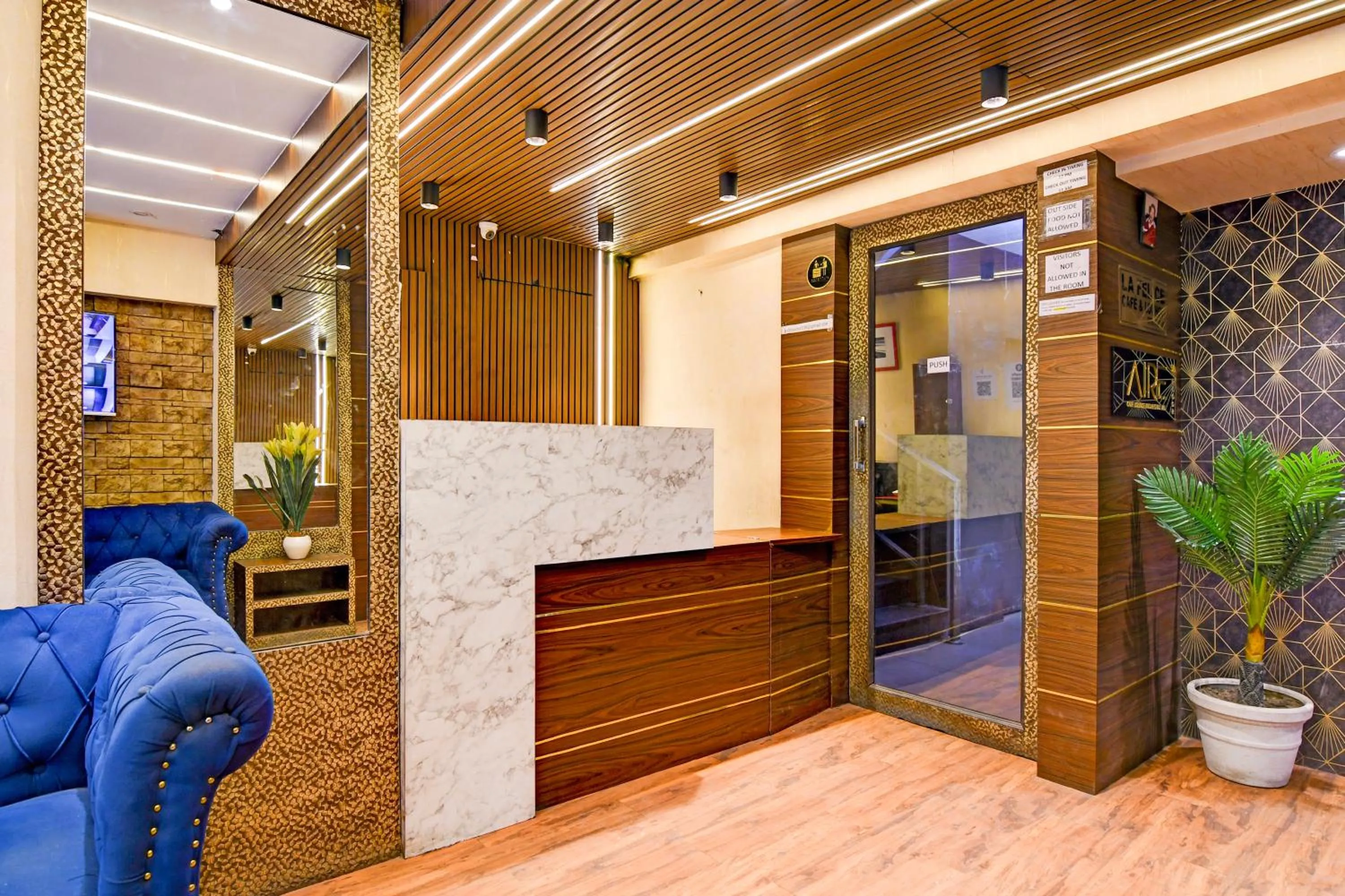 Lobby or reception in Hotel Brill View 500m From ITC Royal Kolkata