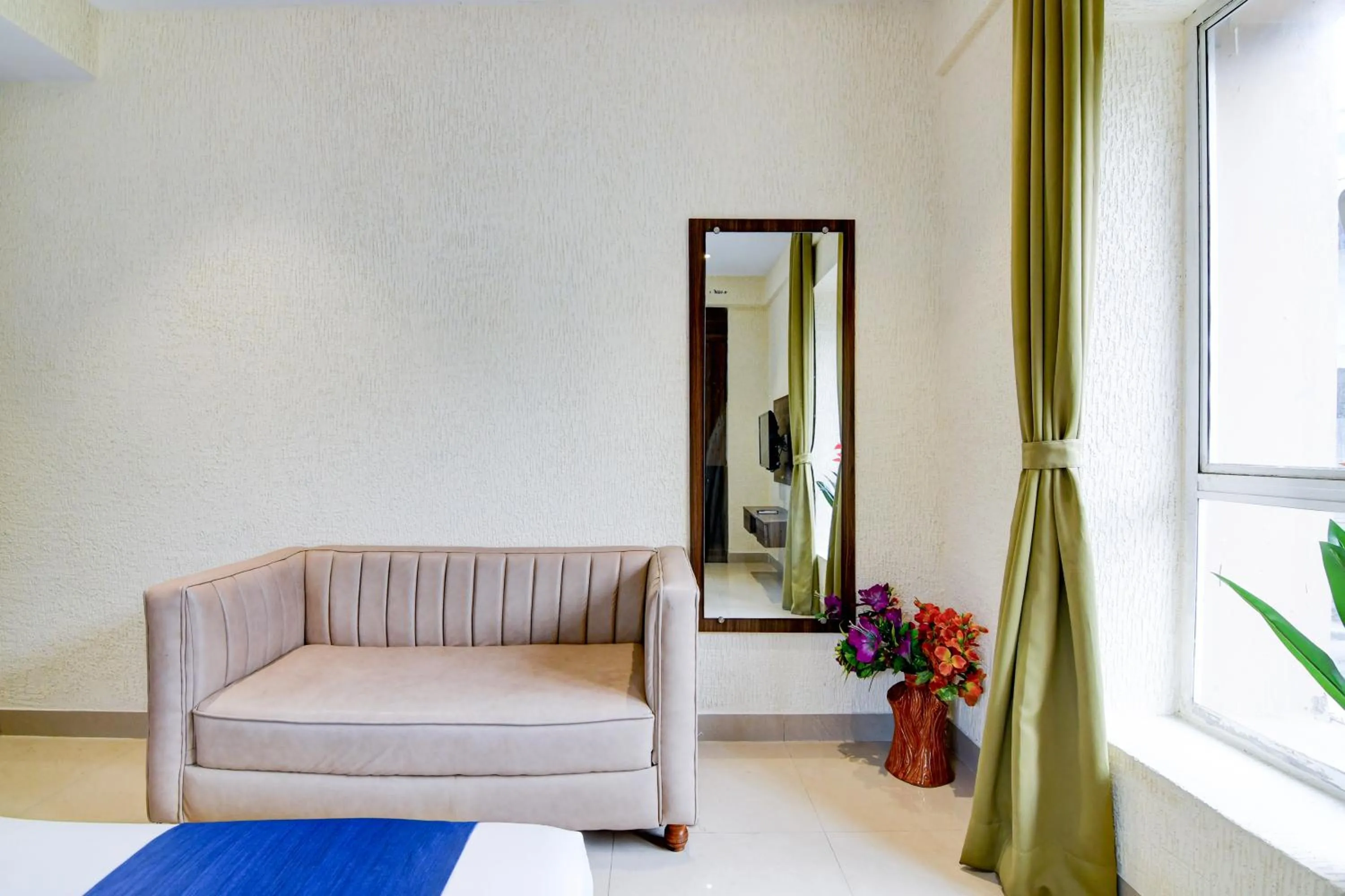 Bed in Hotel Brill View 500m From ITC Royal Kolkata