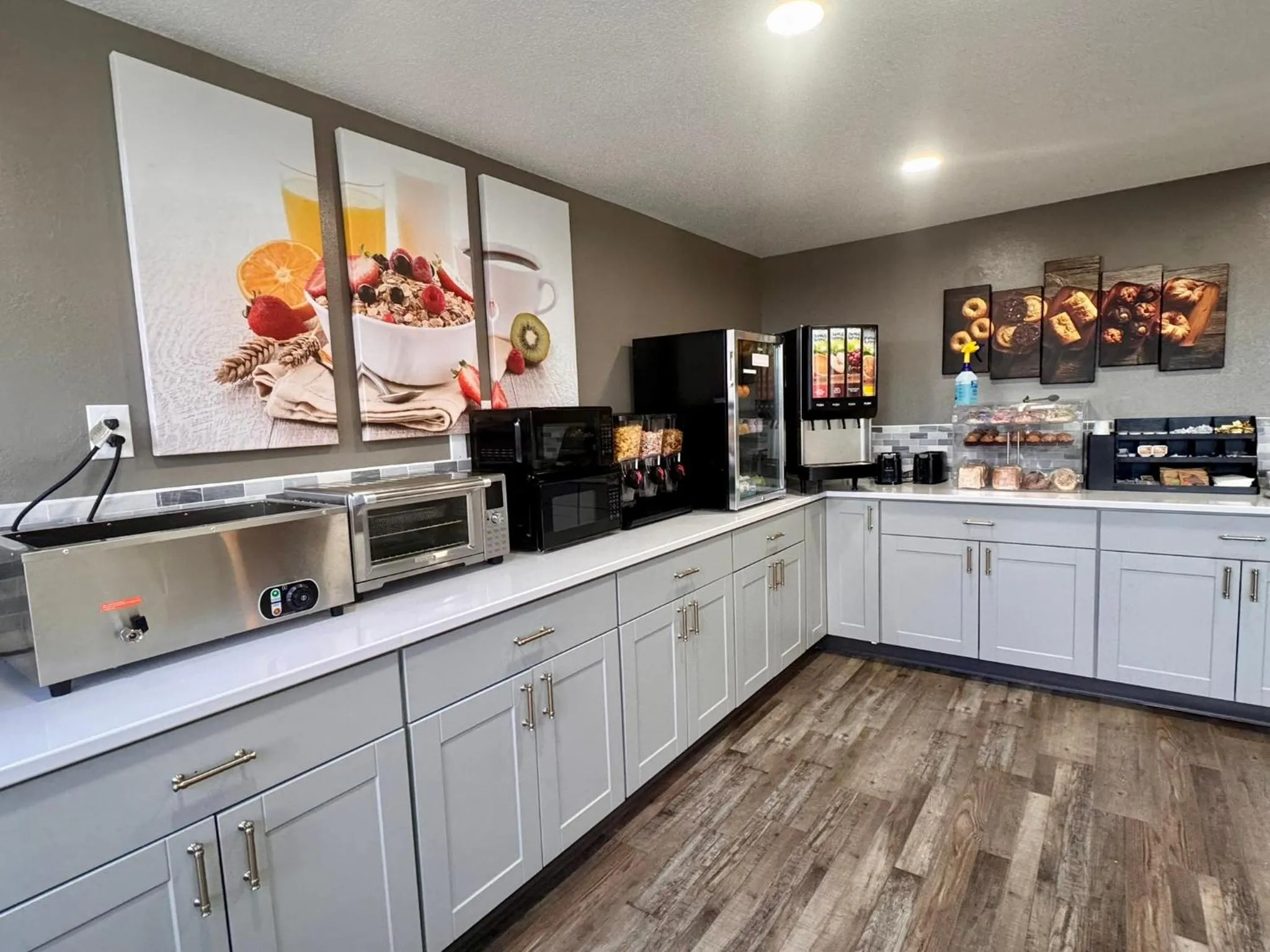 Breakfast in Super 8 by Wyndham Great Falls City Center