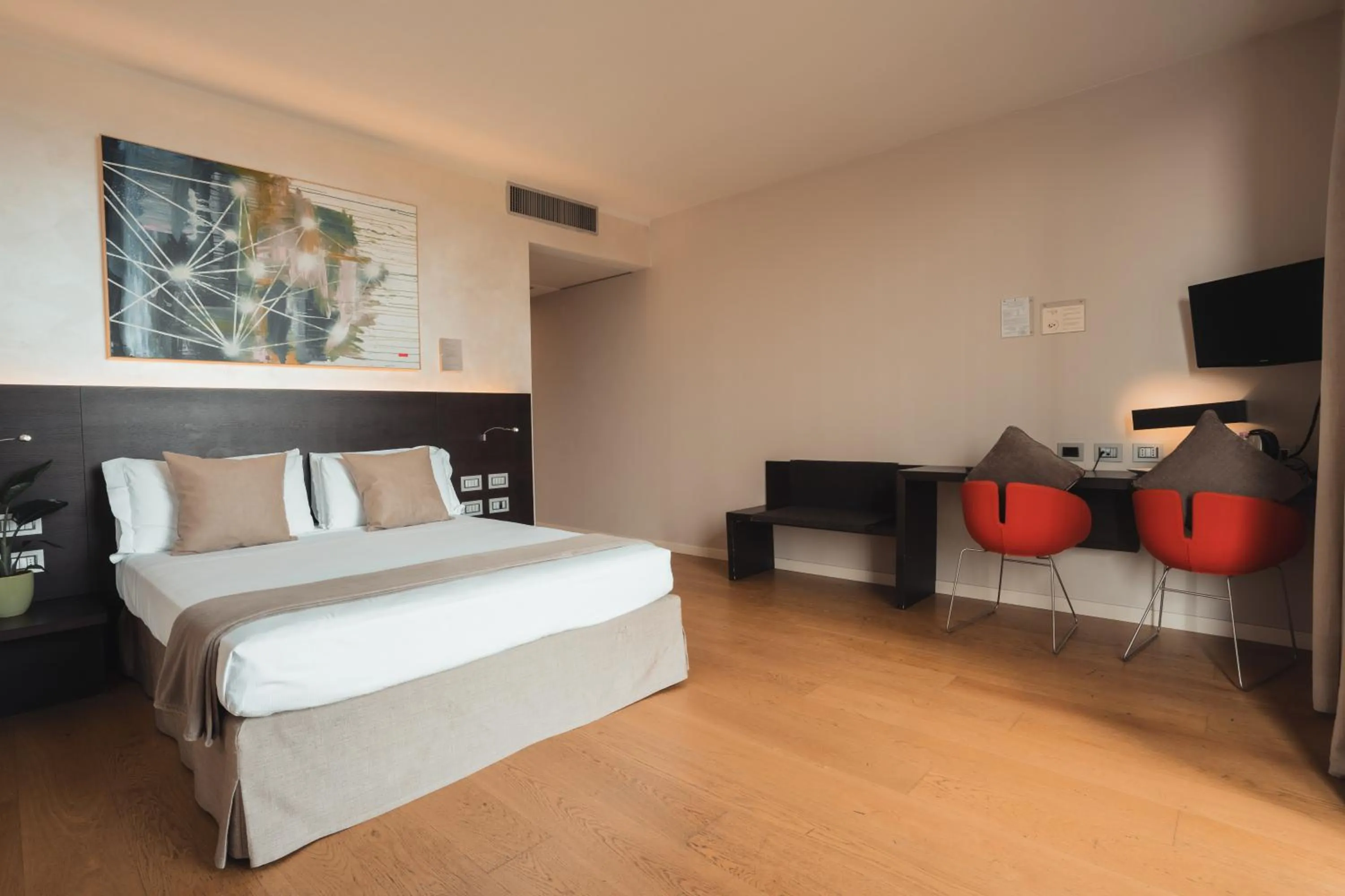 Photo of the whole room, Bed in Mod 05 Bike Hotel