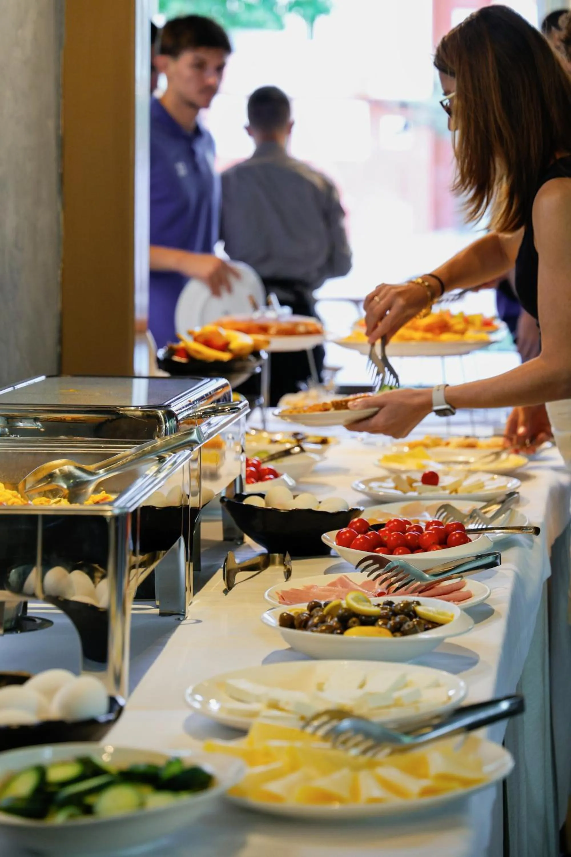 Restaurant/places to eat in Bazaar Hotel