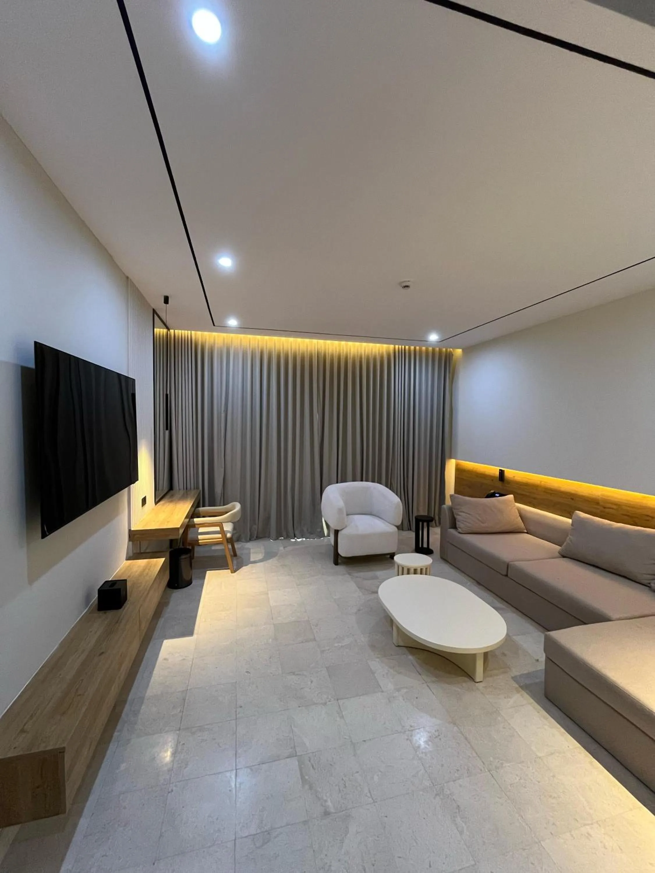 TV and multimedia in Al Sawadi Beach Resort & Spa