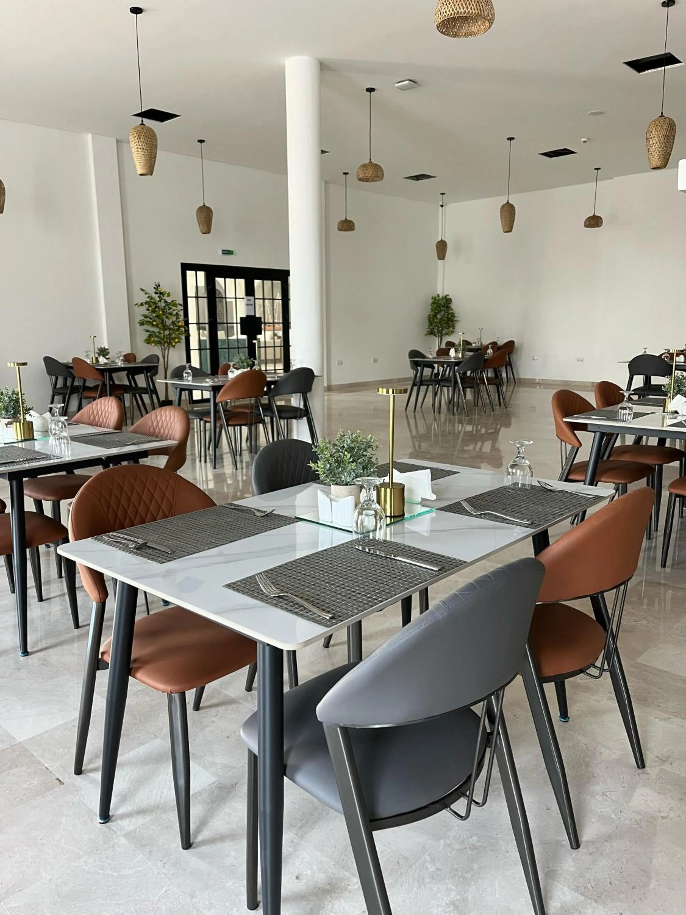 Restaurant/places to eat in Al Sawadi Beach Resort & Spa