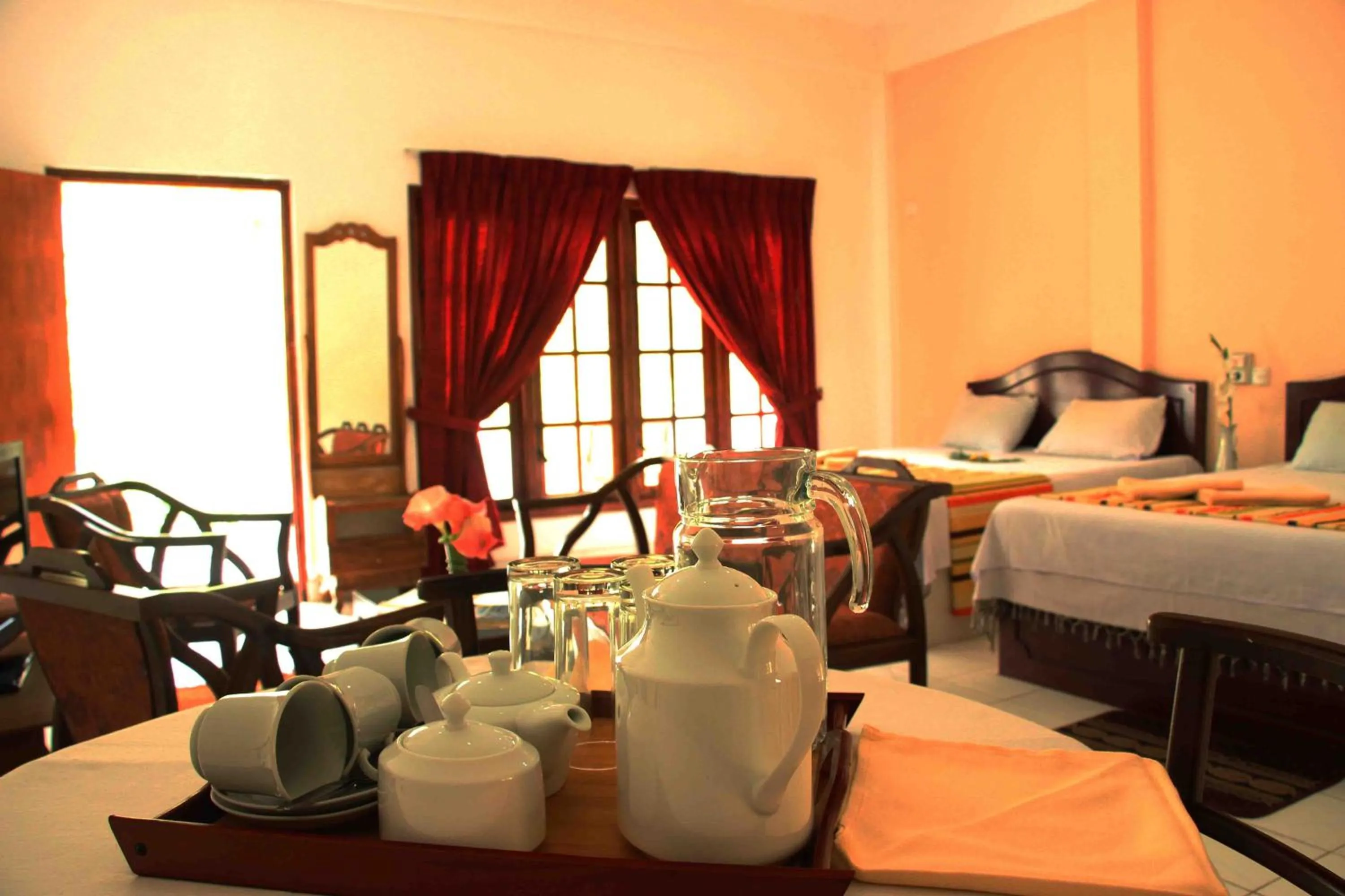 Property building, Bed in White Elephant Hotel