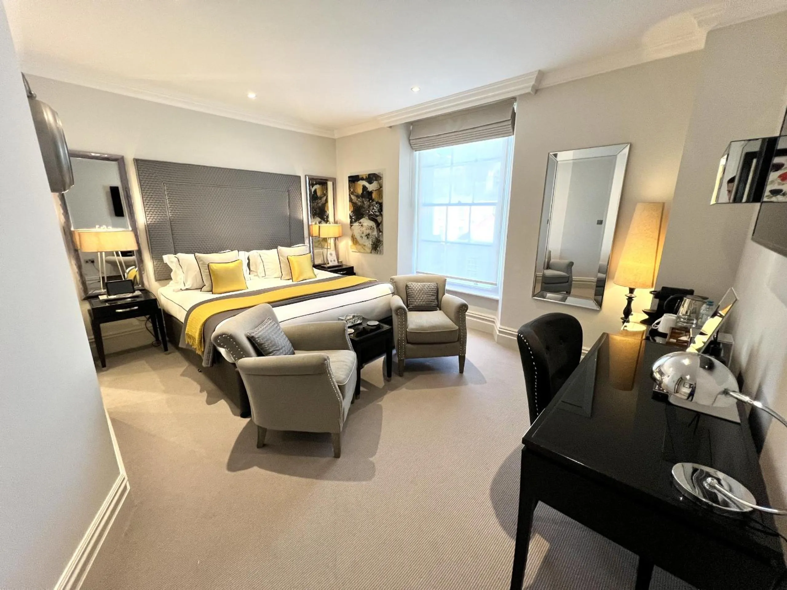 Bedroom, Bed in Tavistock House Hotel