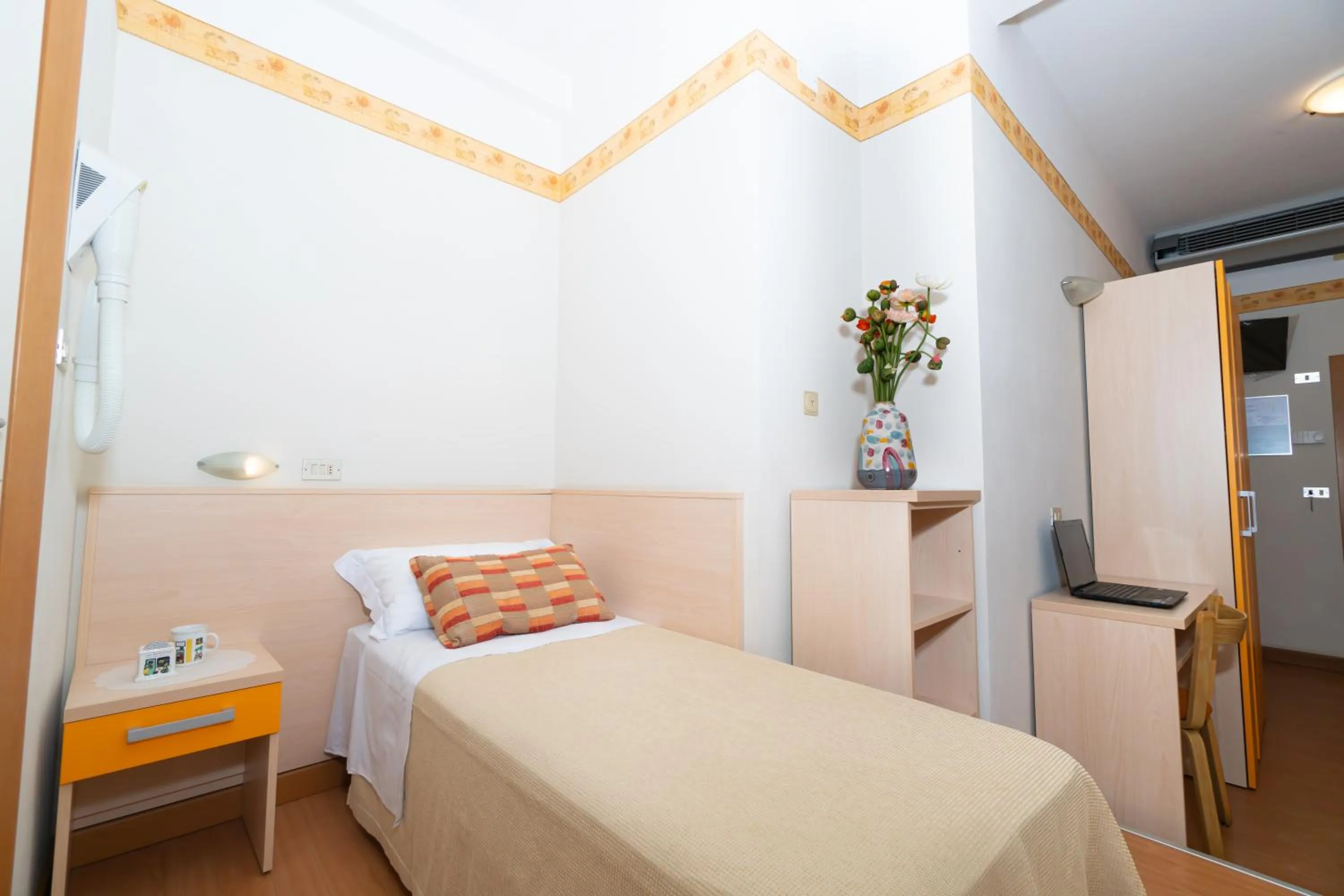 Bedroom, Bed in Hotel Sampaoli