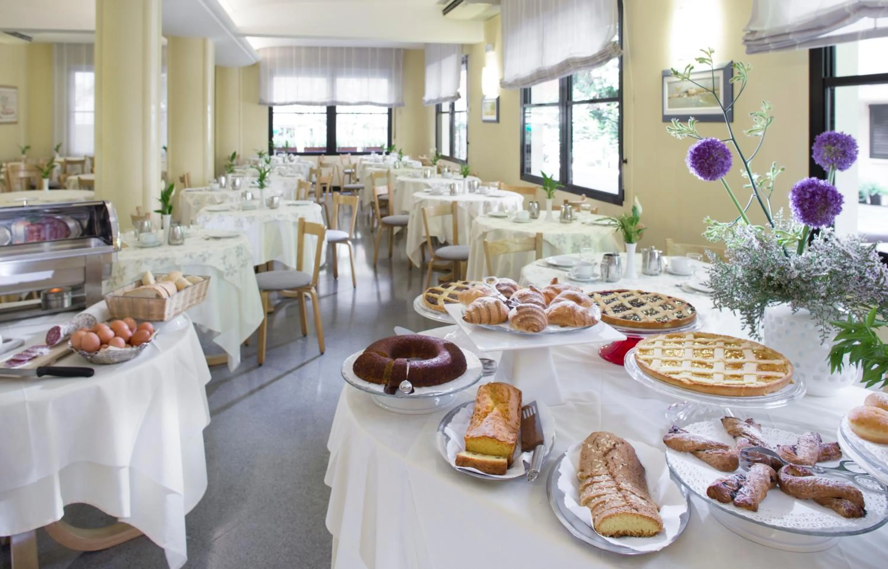 Food and drinks in Hotel Sampaoli