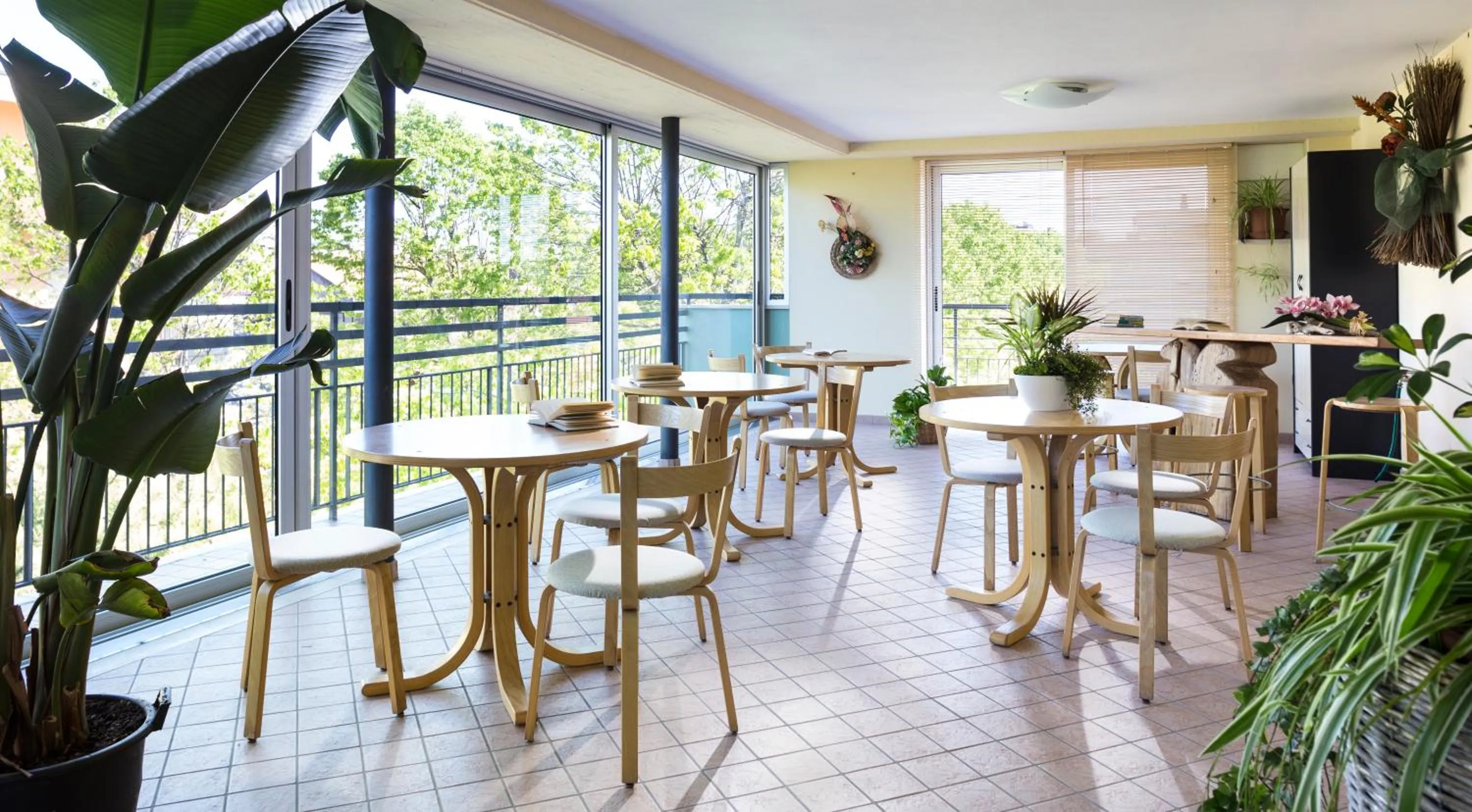 Communal lounge/ TV room in Hotel Sampaoli