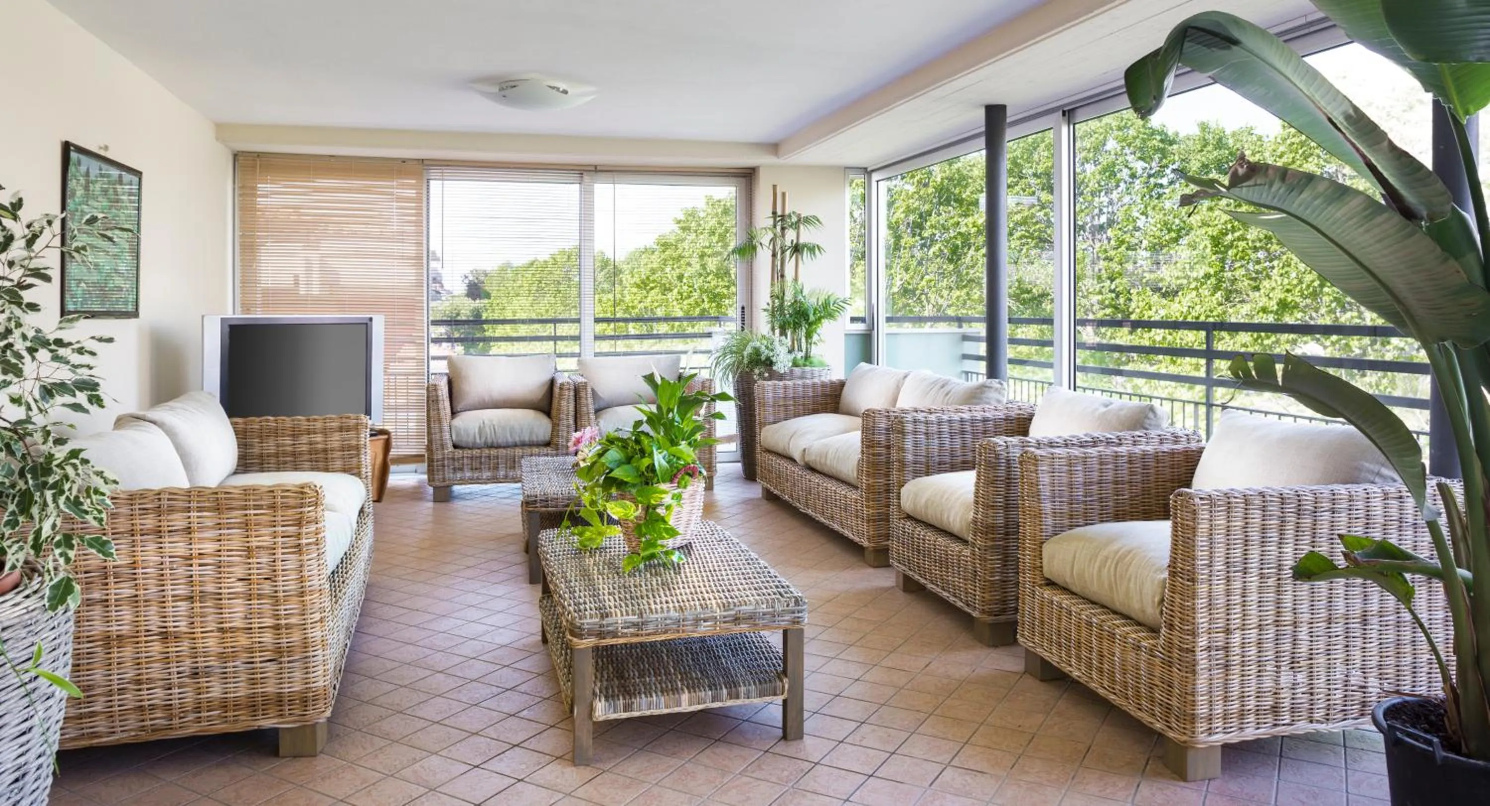 Communal lounge/ TV room in Hotel Sampaoli