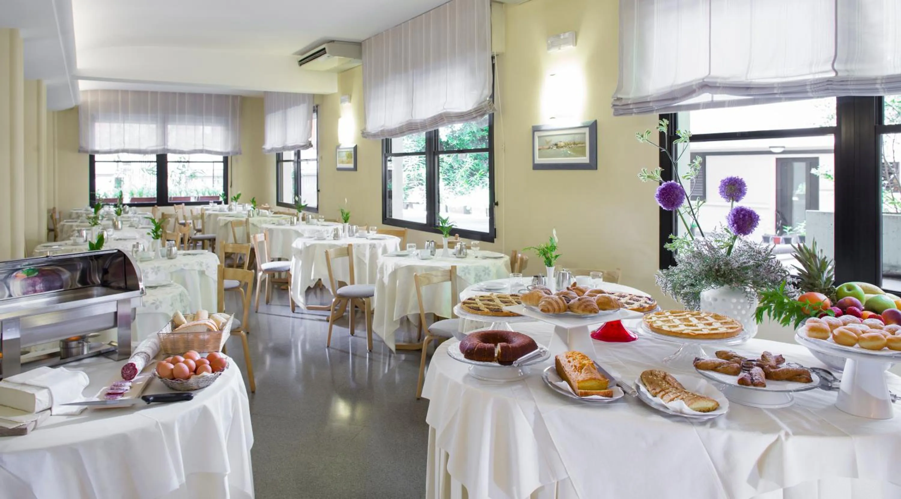 Food and drinks in Hotel Sampaoli