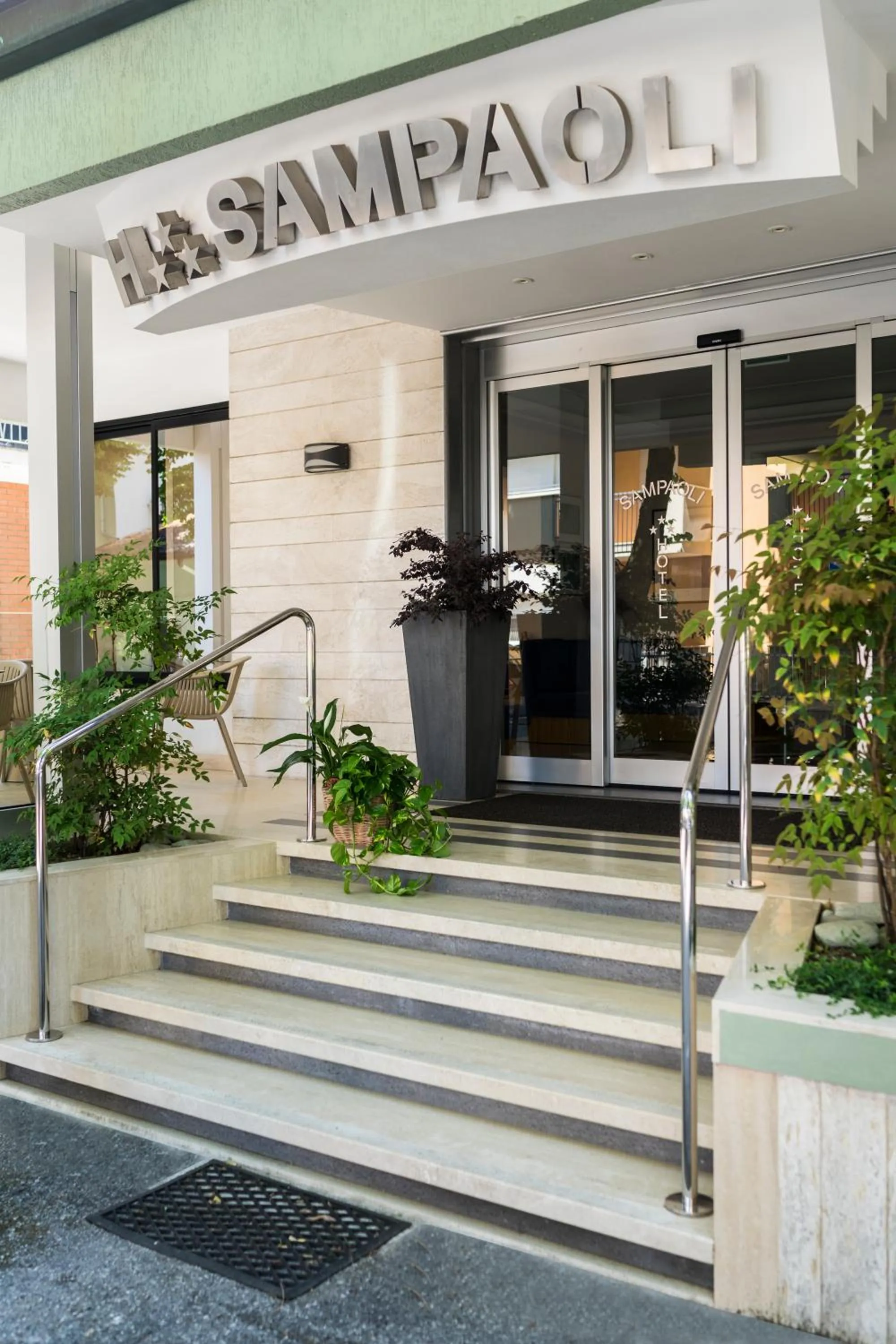 Facade/entrance in Hotel Sampaoli