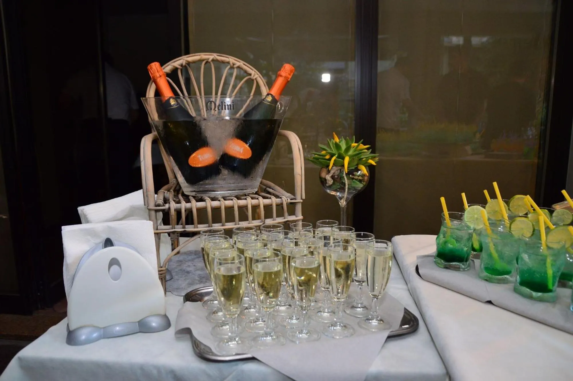 Restaurant/places to eat in Hotel Sampaoli