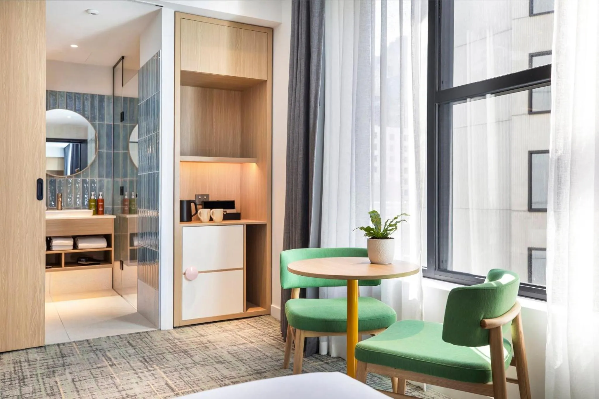 Photo of the whole room in Holiday Inn Melbourne Bourke Street Mall by IHG