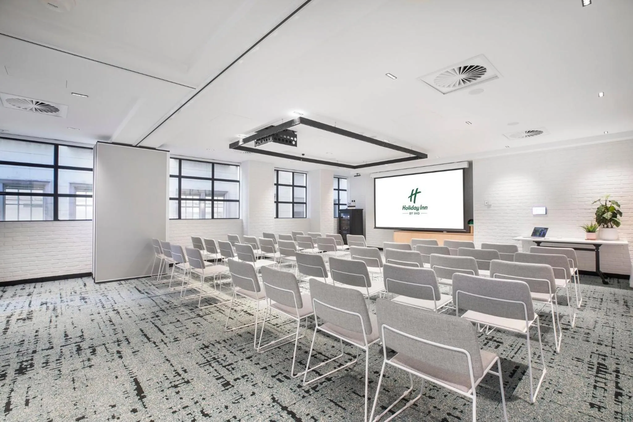 Meeting/conference room in Holiday Inn Melbourne Bourke Street Mall by IHG