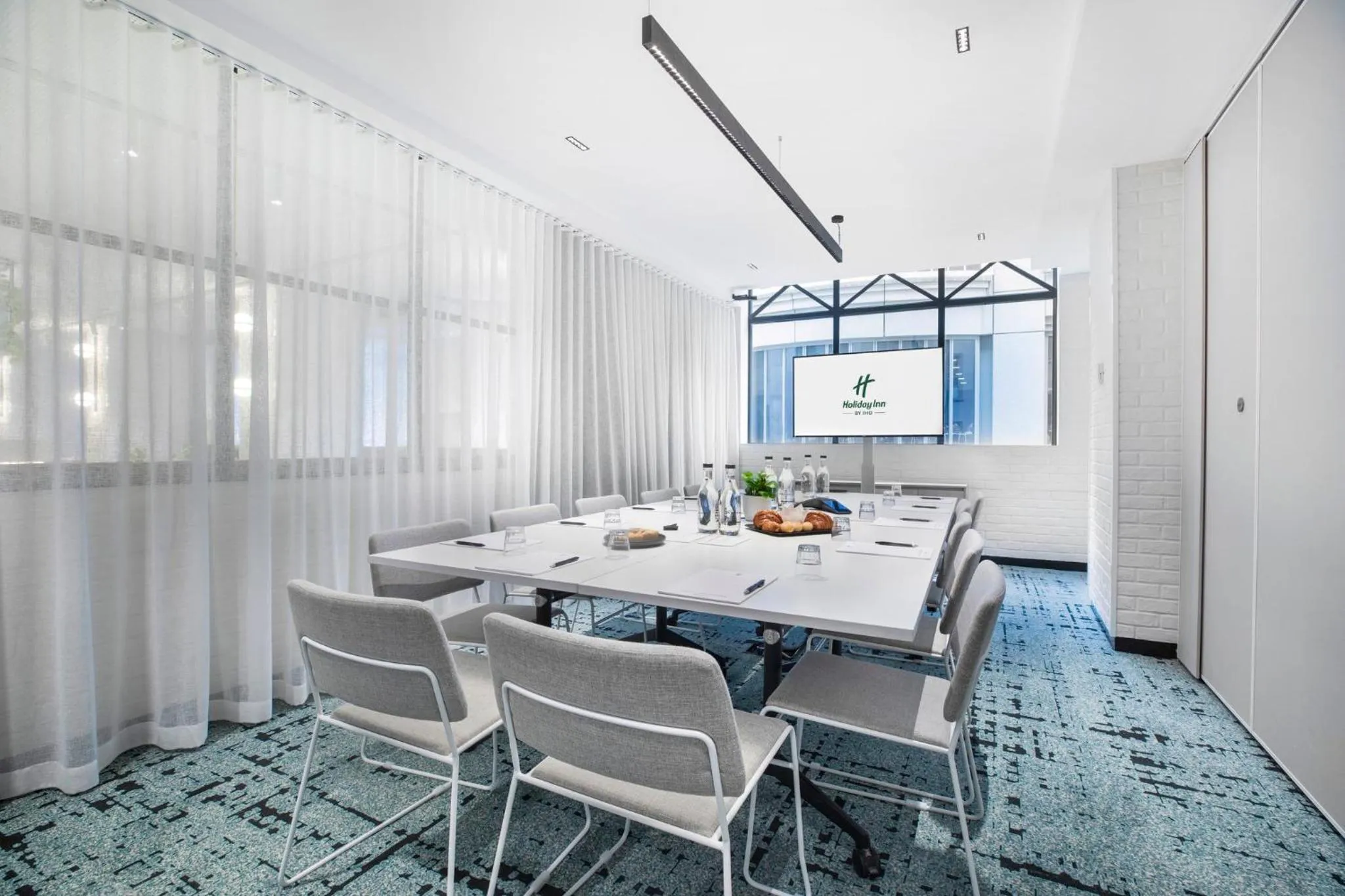 Meeting/conference room in Holiday Inn Melbourne Bourke Street Mall by IHG